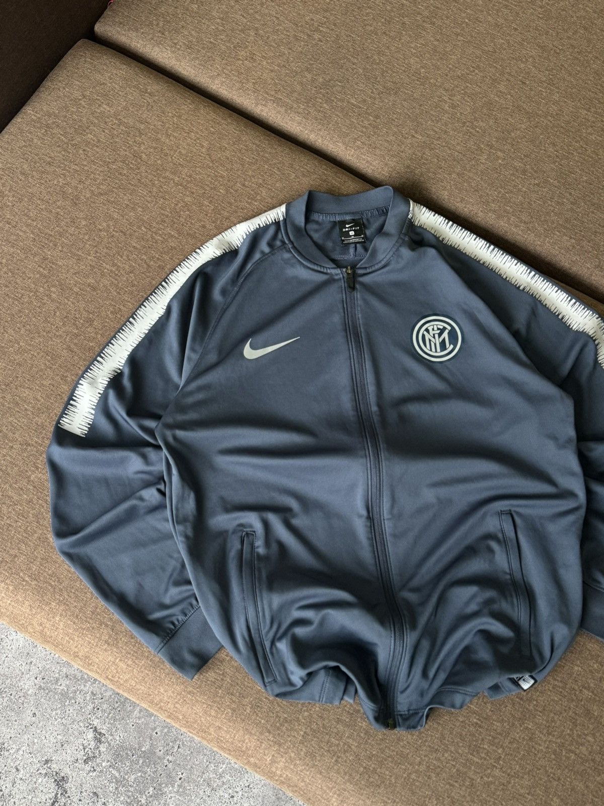 Nike Nike Inter Milan reflective jacket hoodie vintage style Size US M / EU 48-50 / 2 - 4 Thumbnail