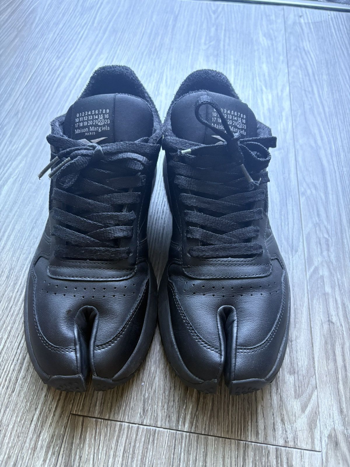 Maison Margiela × Reebok Black Reebok X Maison Margiela Classic Leather Tabi Size US 8.5 / EU 41-42 - 2 Thumbnail