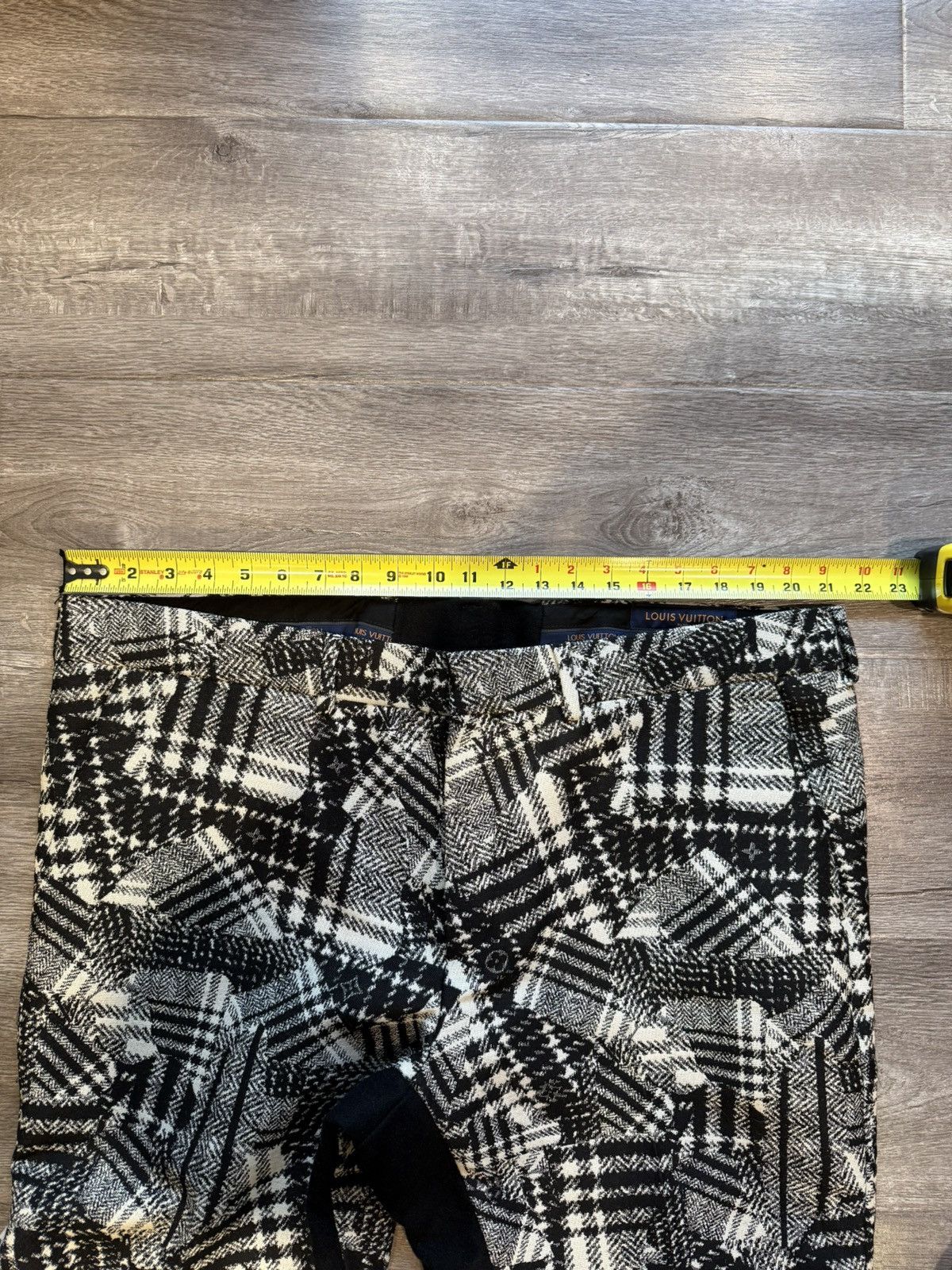 Louis Vuitton Louis Vuitton Wool Plaid Grey Monogram Pants Size US 38 / EU 54 - 5 Thumbnail