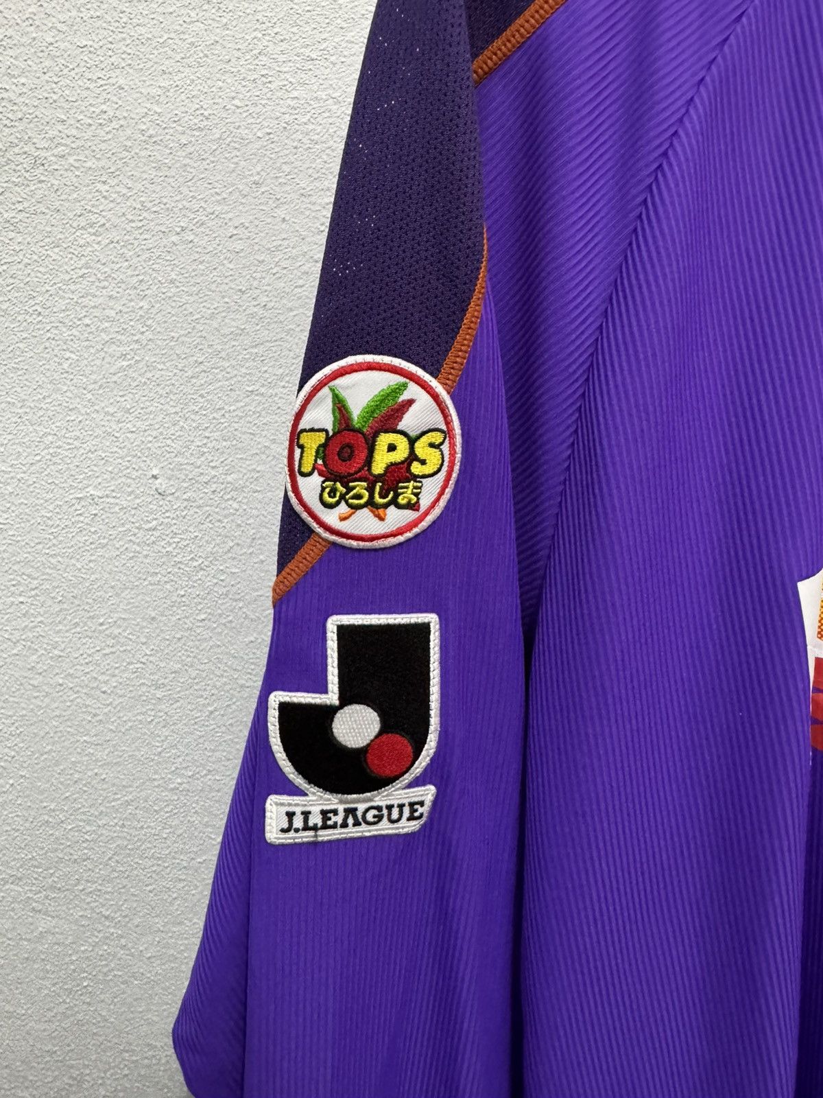 Japanese Brand × Vintage Sanfrecce Hiroshima 2005 Home Long Sleeve Jersey Shirt Size US L / EU 52-54 / 3 - 3 Thumbnail