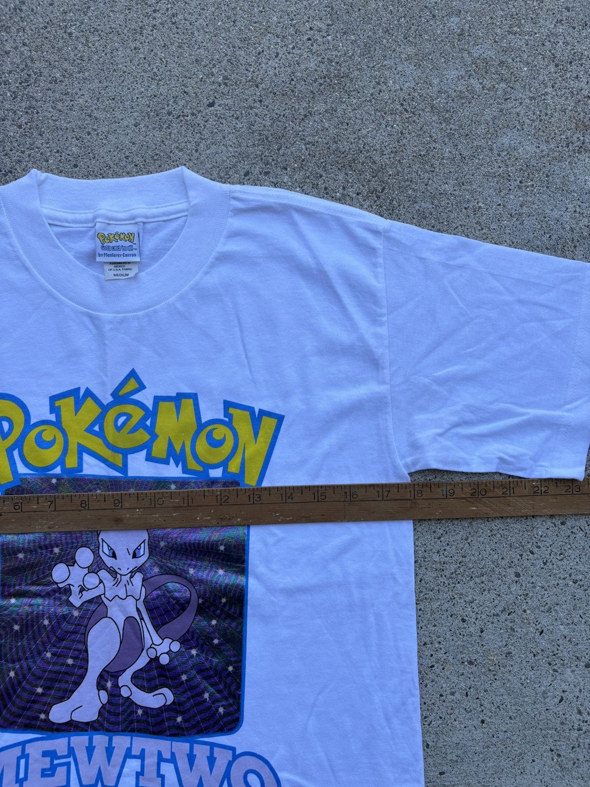 Pokemon Vintage 2000 Pokèmon “Gotta catch ‘em all” MewTwo Shirt Sz M Size US M / EU 48-50 / 2 - 8 Thumbnail