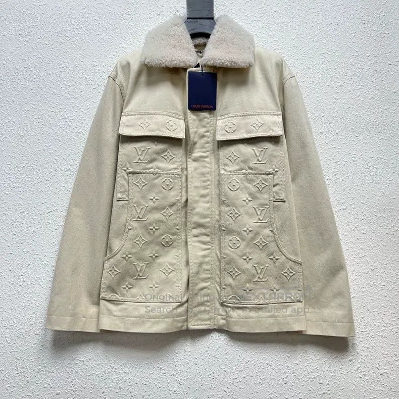 Louis Vuitton Louis Vuitton White embossed LOGO logging jacket Size US S / EU 44-46 / 1 - 1 Thumbnail