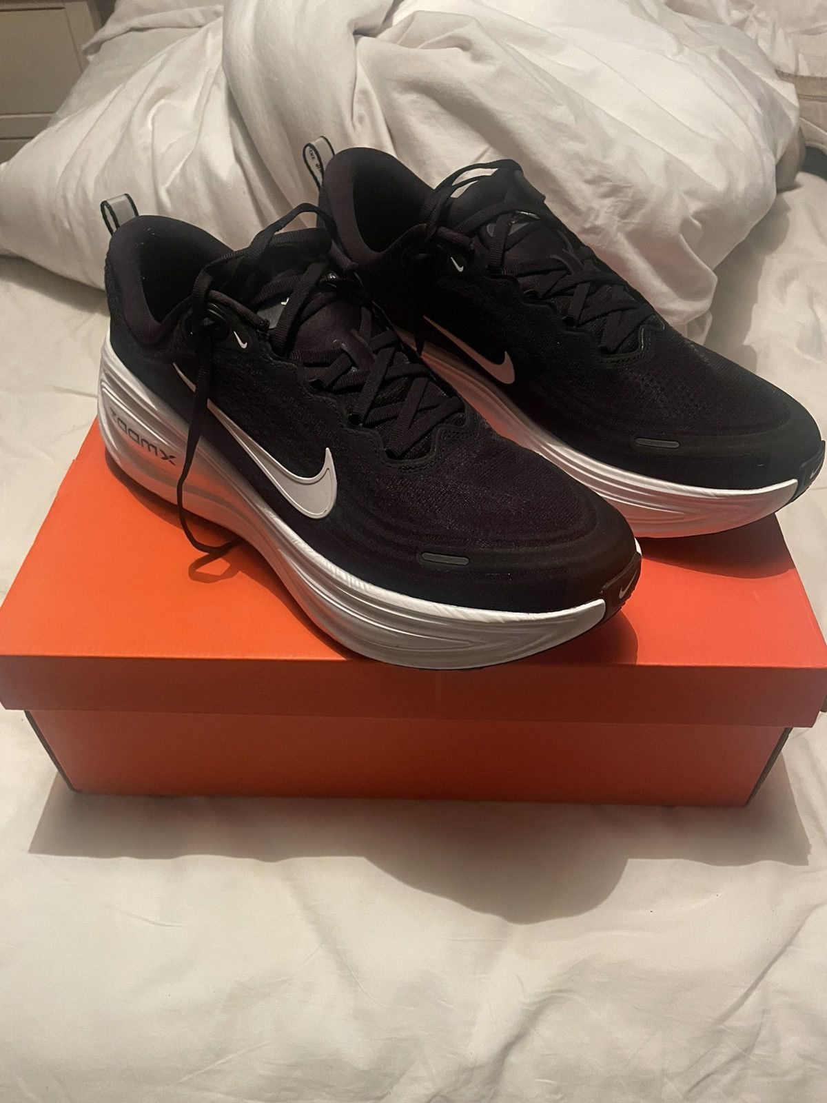 Nike Nike Vomero 18 Plus, Black and White, size 12 UK Size US 13 / EU 46 - 2 Thumbnail