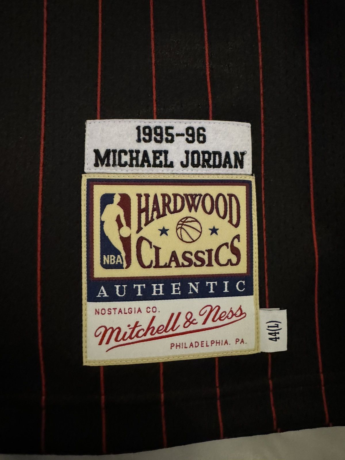 Mitchell & Ness Michael Jordan Bulls Pinstripe 1995-96 Jersey Size US L / EU 52-54 / 3 - 3 Thumbnail