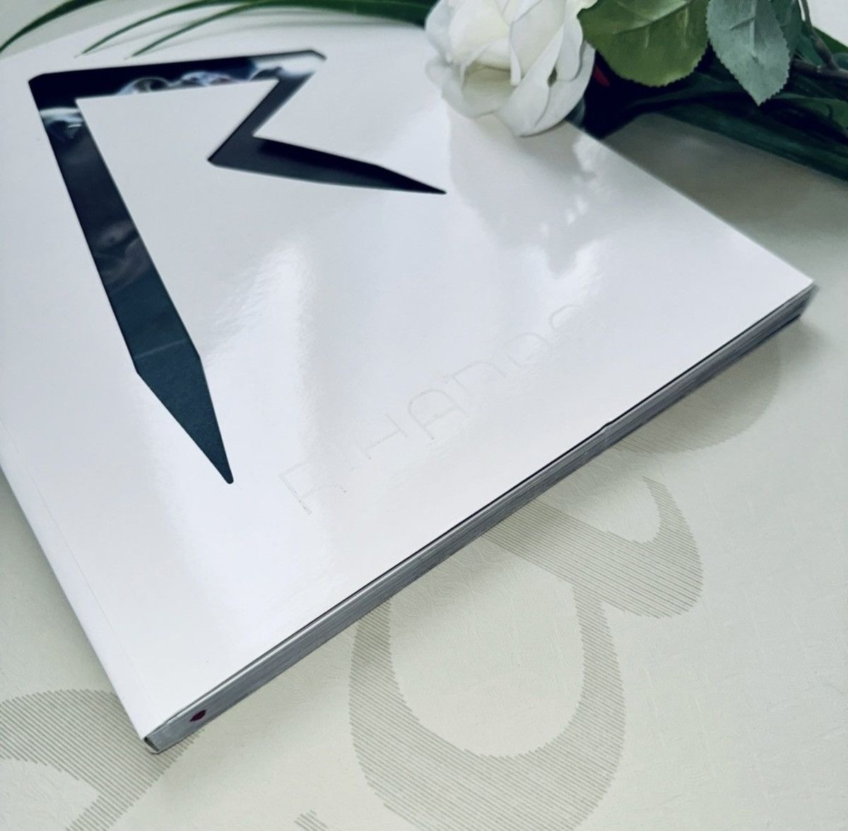 Rizzoli RIHANNA Tour Photo Book Size ONE SIZE - 2 Thumbnail