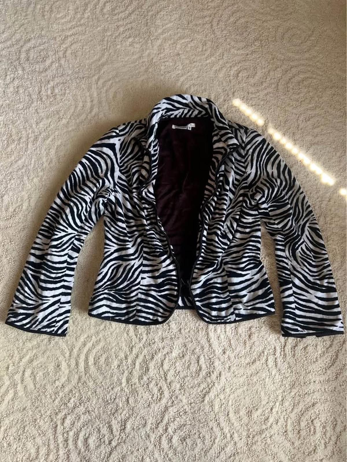 Designer Maggy London Zebra Print Blazer – Size 10 Bold Animal Print Size L / US 10 / IT 46 - 1 Thumbnail