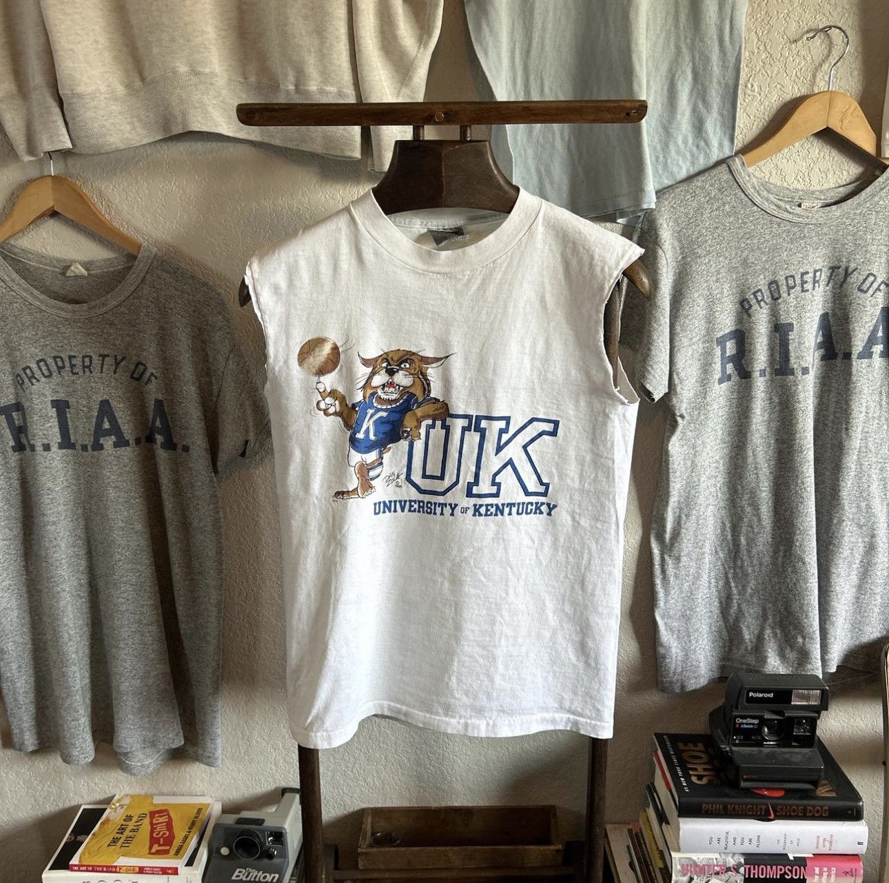 Vintage Vintage 80s University of Kentucky wildcats basketball shirt Size US M / EU 48-50 / 2 - 1 Thumbnail