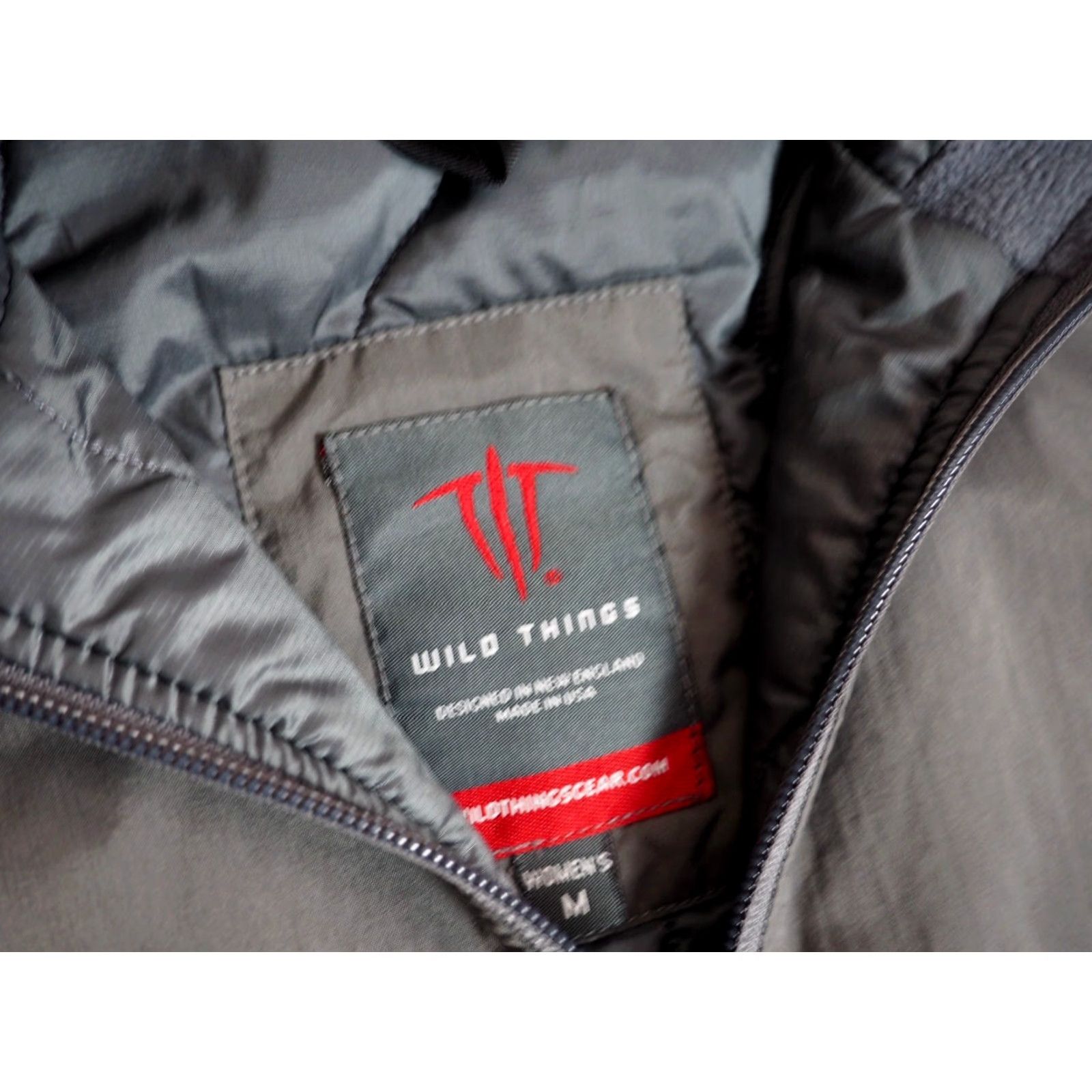 Wild Things VINTAGE Wild Things Jacket Gray Puffer Hoodie USA Made Women's M Regular Length Short Sleeve Long Zip Size M / US 6-8 / IT 42-44 - 4 Thumbnail