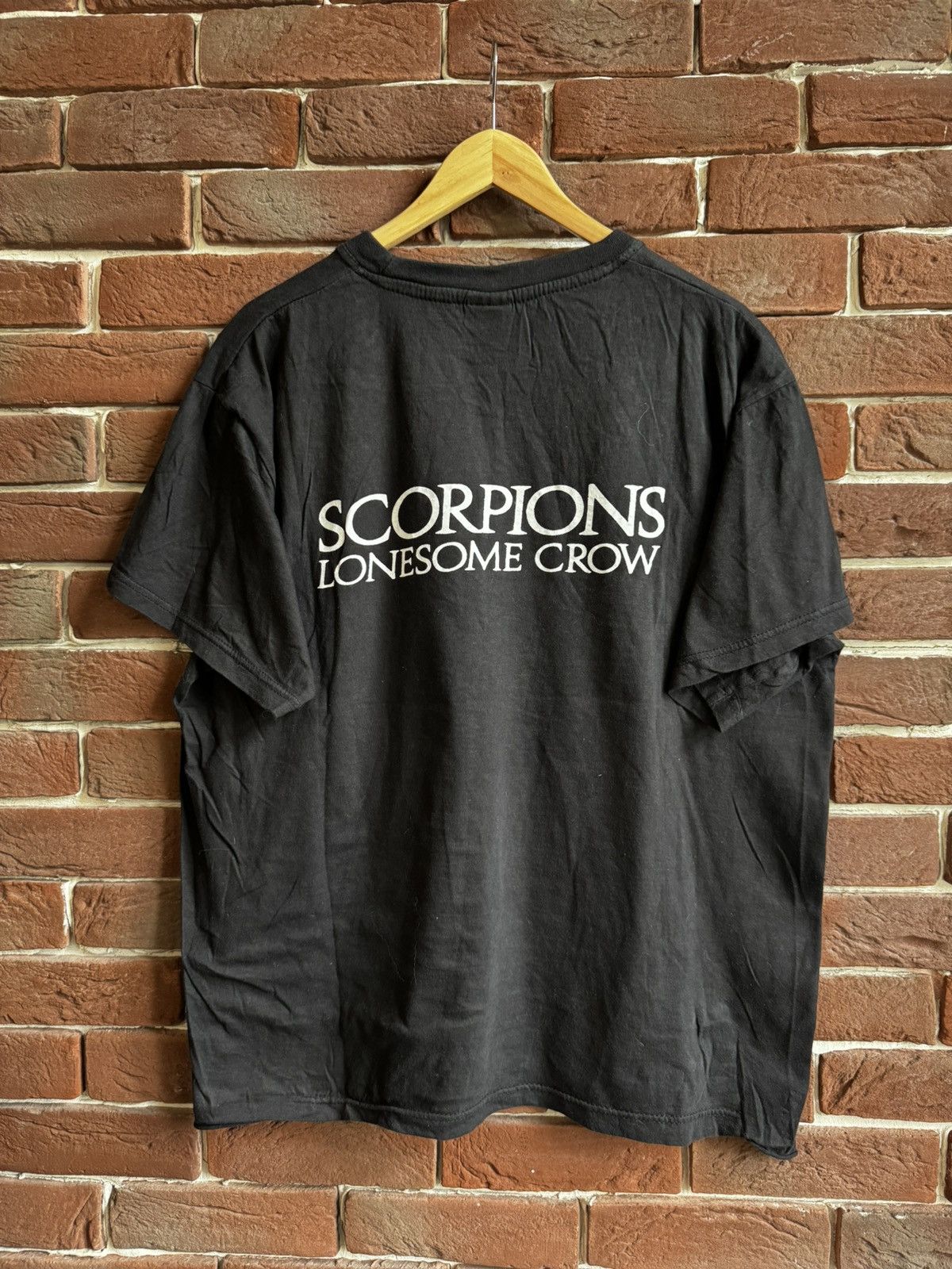Band Tees Rare 90s Scorpions Lonesome Crow Vintage Rock Metal Band Tee Size US XL / EU 56 / 4 - 2 Thumbnail