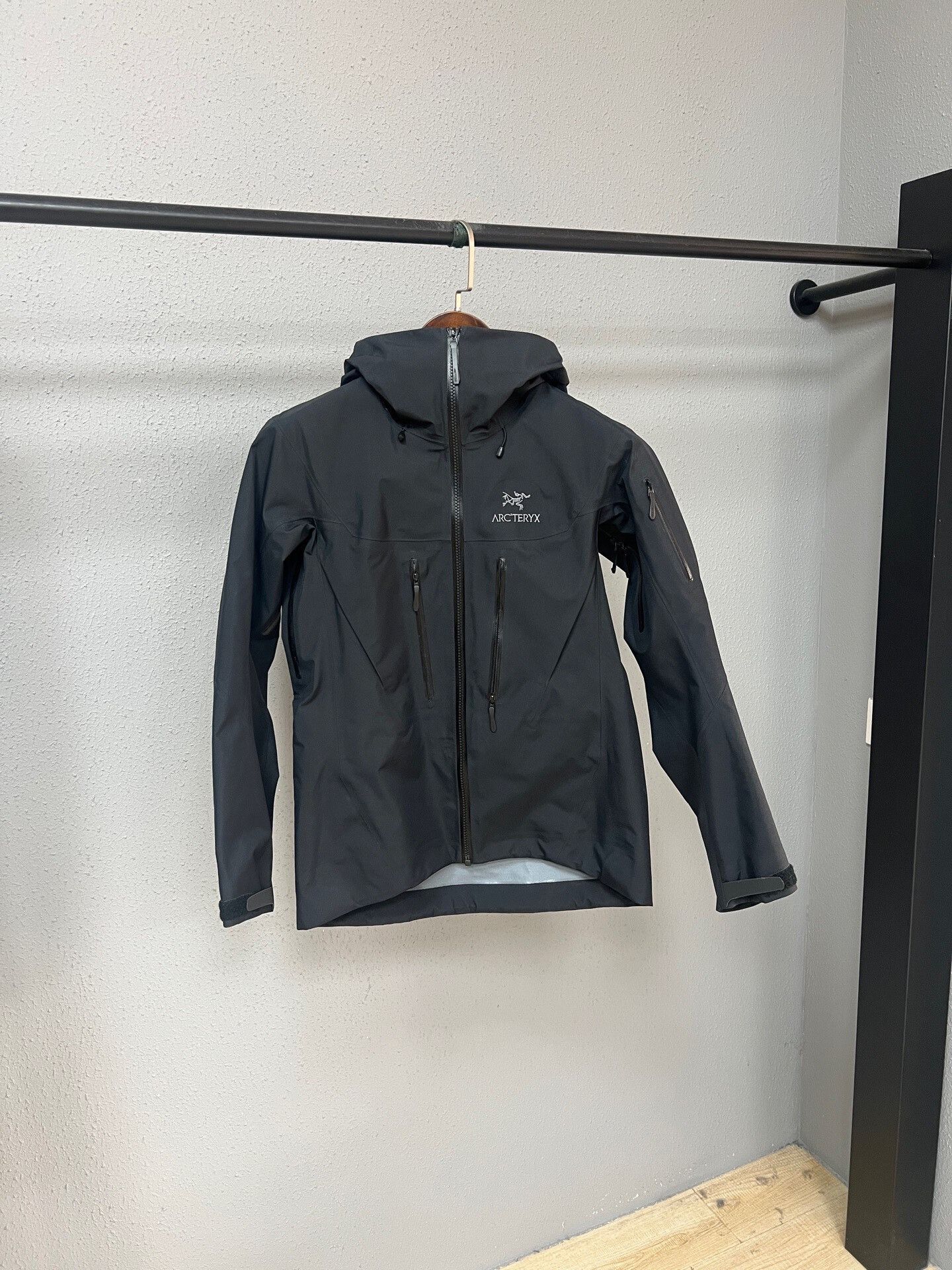 Arc'teryx arcteryx alpha sv black shell jacket Size US XS / EU 42 / 0 - 1 Thumbnail