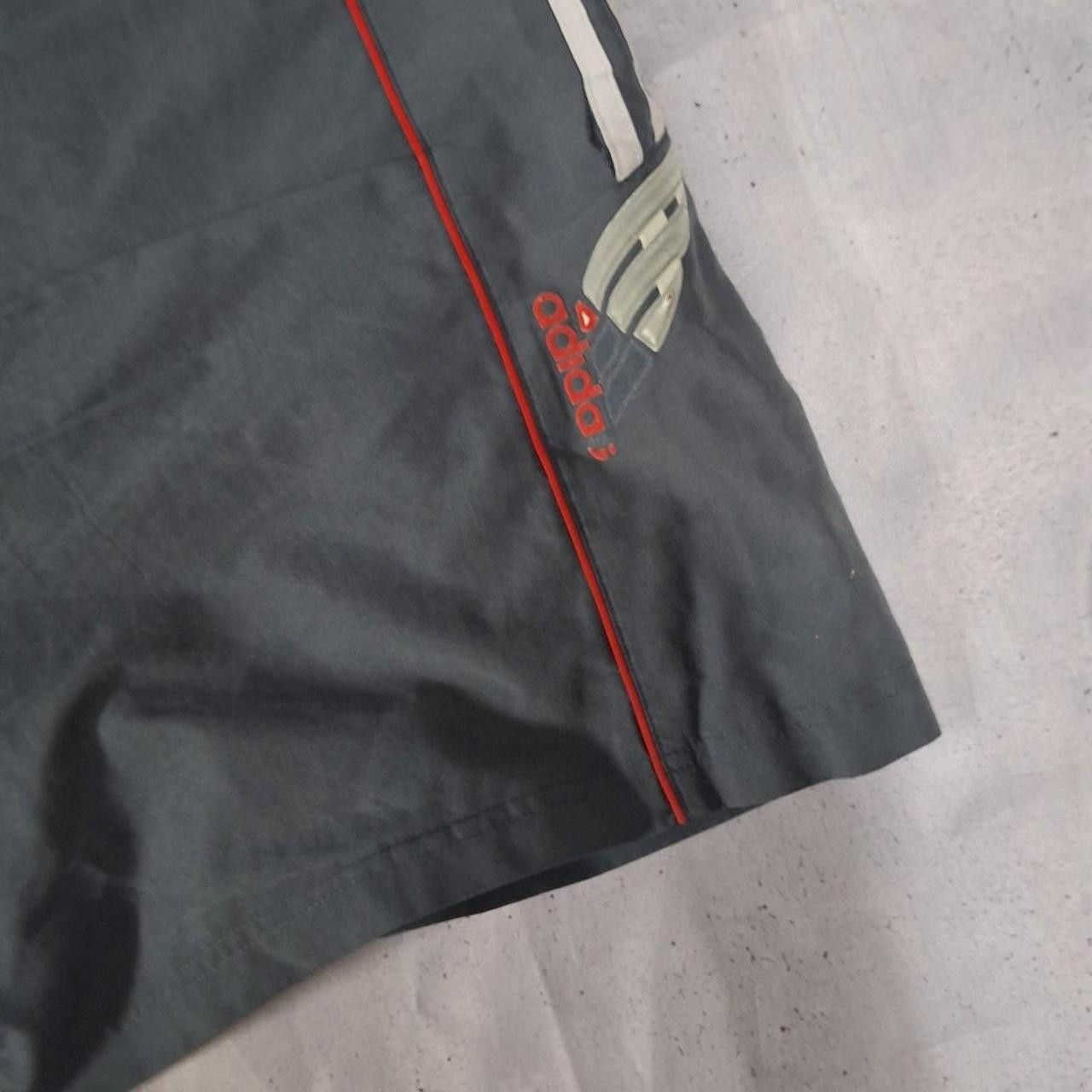 Adidas Grey Adidas shorts with red stripes and embroidered logo Size US 32 / EU 48 - 4 Thumbnail
