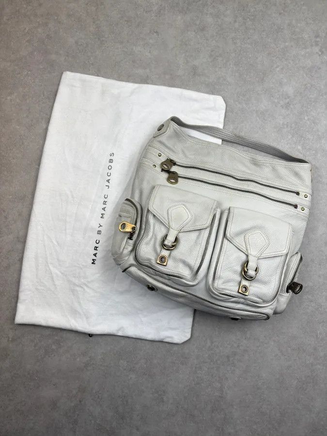 Marc Jacobs 2000s Marc by Marc Jacobs Cream Leather Multi-Pocket Shoulder Bag Size ONE SIZE - 1 Thumbnail