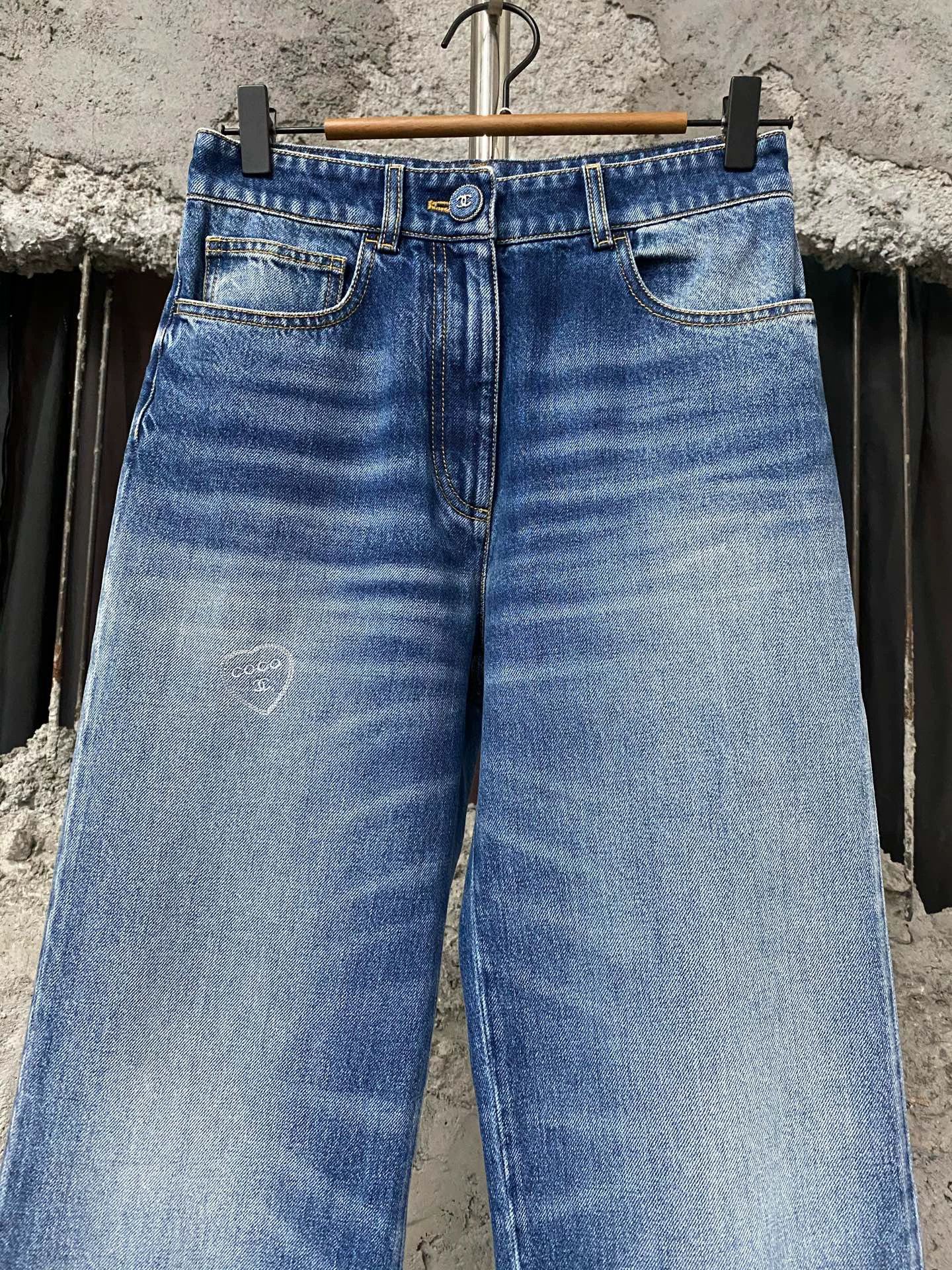 Chanel Chanel Jeans Size: 34 Condition: Brand New Size 34" / US 12 / IT 48 - 3 Thumbnail