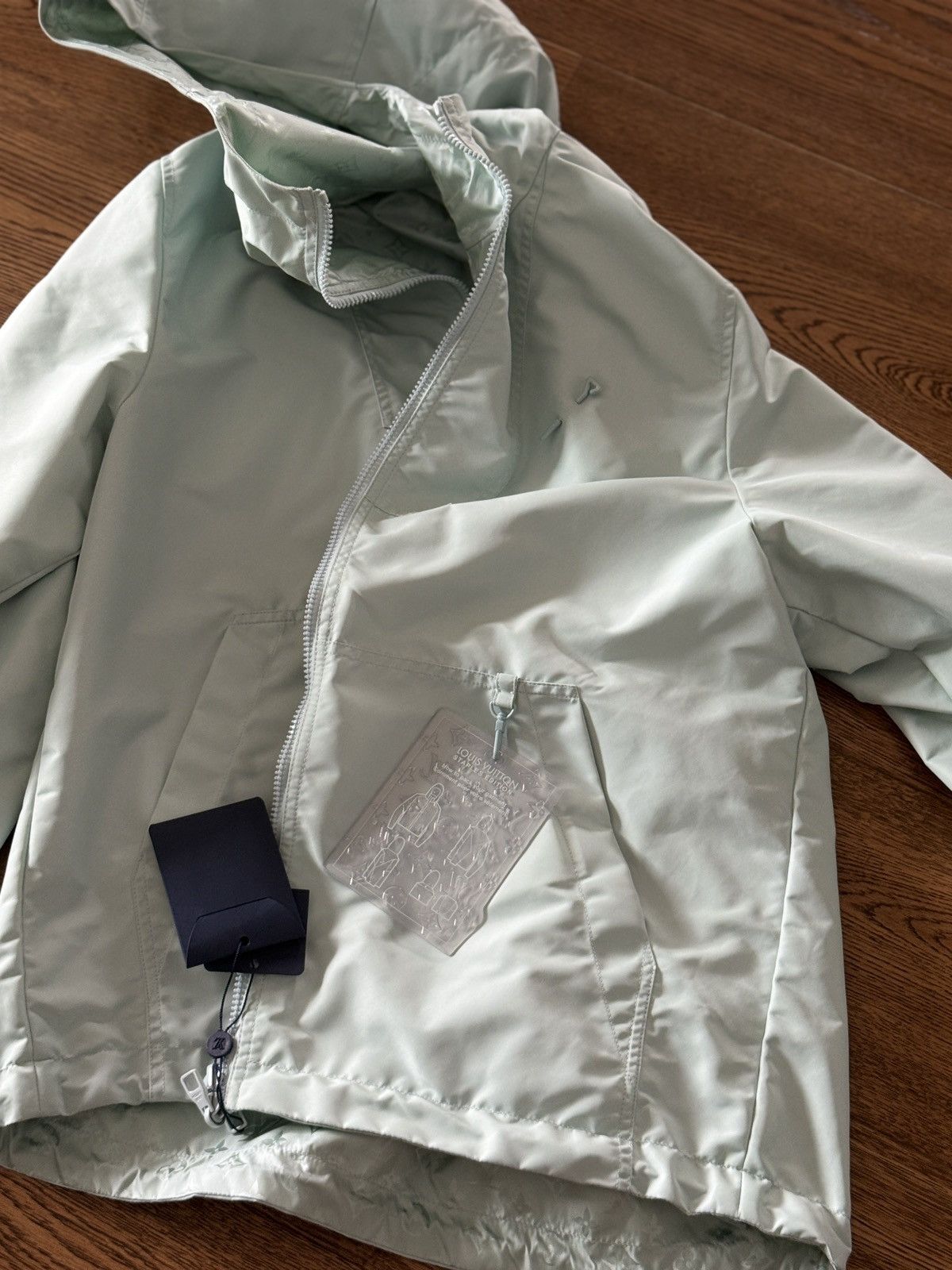 Louis Vuitton Louis Vuitton Mint Monogram Reversible Windbreaker Size US M / EU 48-50 / 2 - 3 Thumbnail