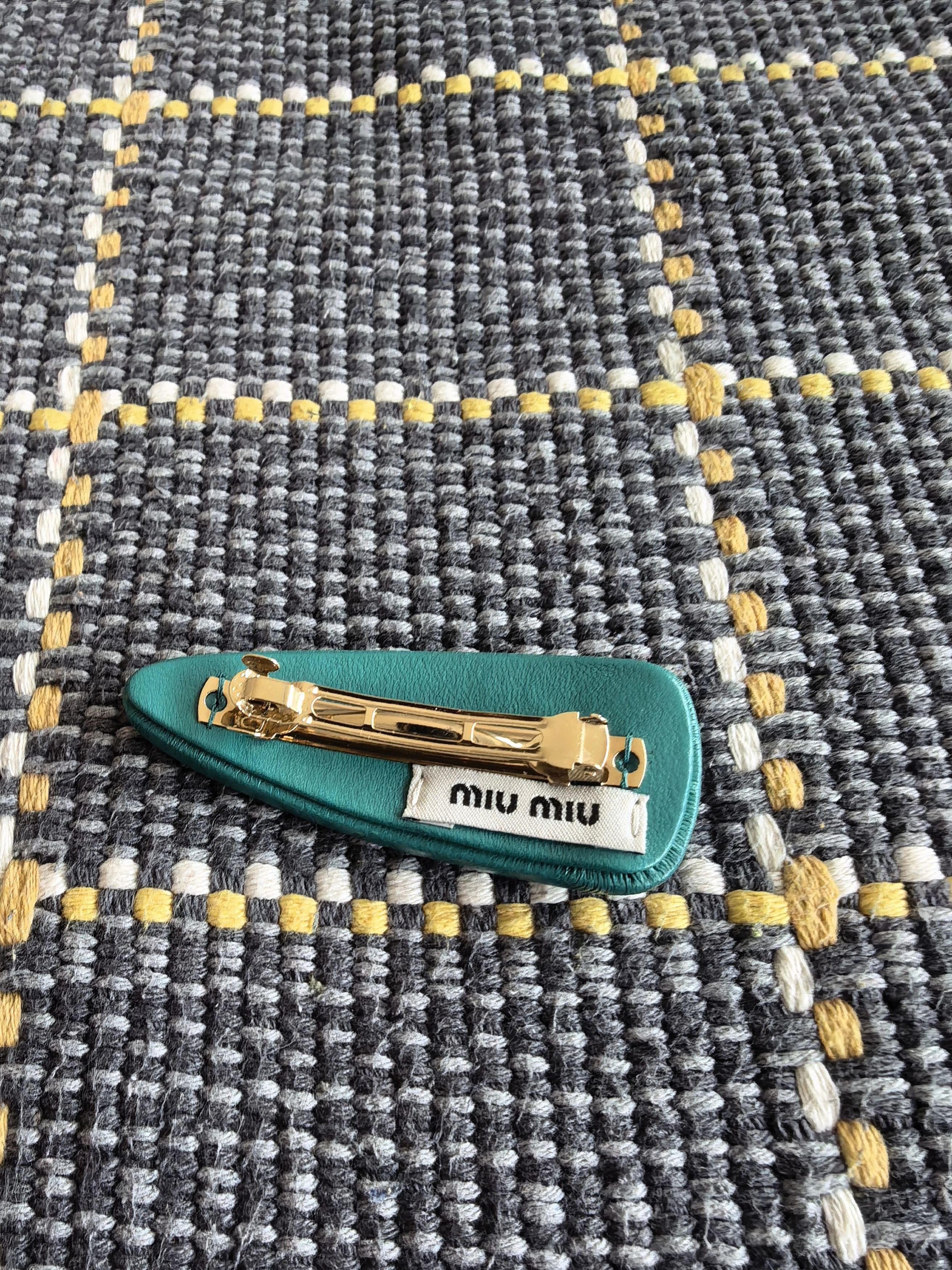 Miu Miu MIU MIU Deep Green Leather Hair Clip Gold Clasp Size ONE SIZE - 9 Thumbnail