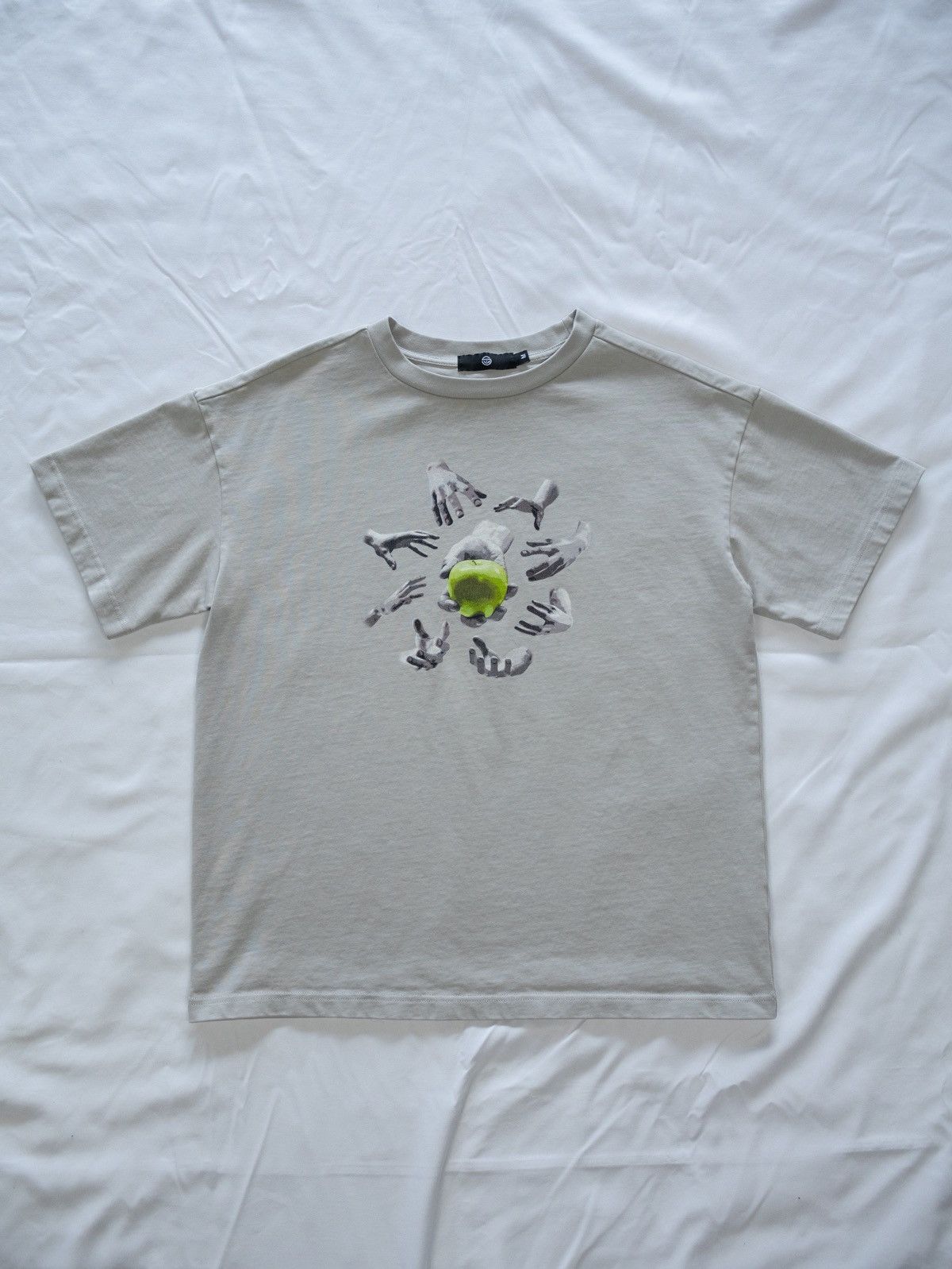 Other Apple T-Shirt Grey Graphic Tee Size US M / EU 48-50 / 2 - 2 Thumbnail