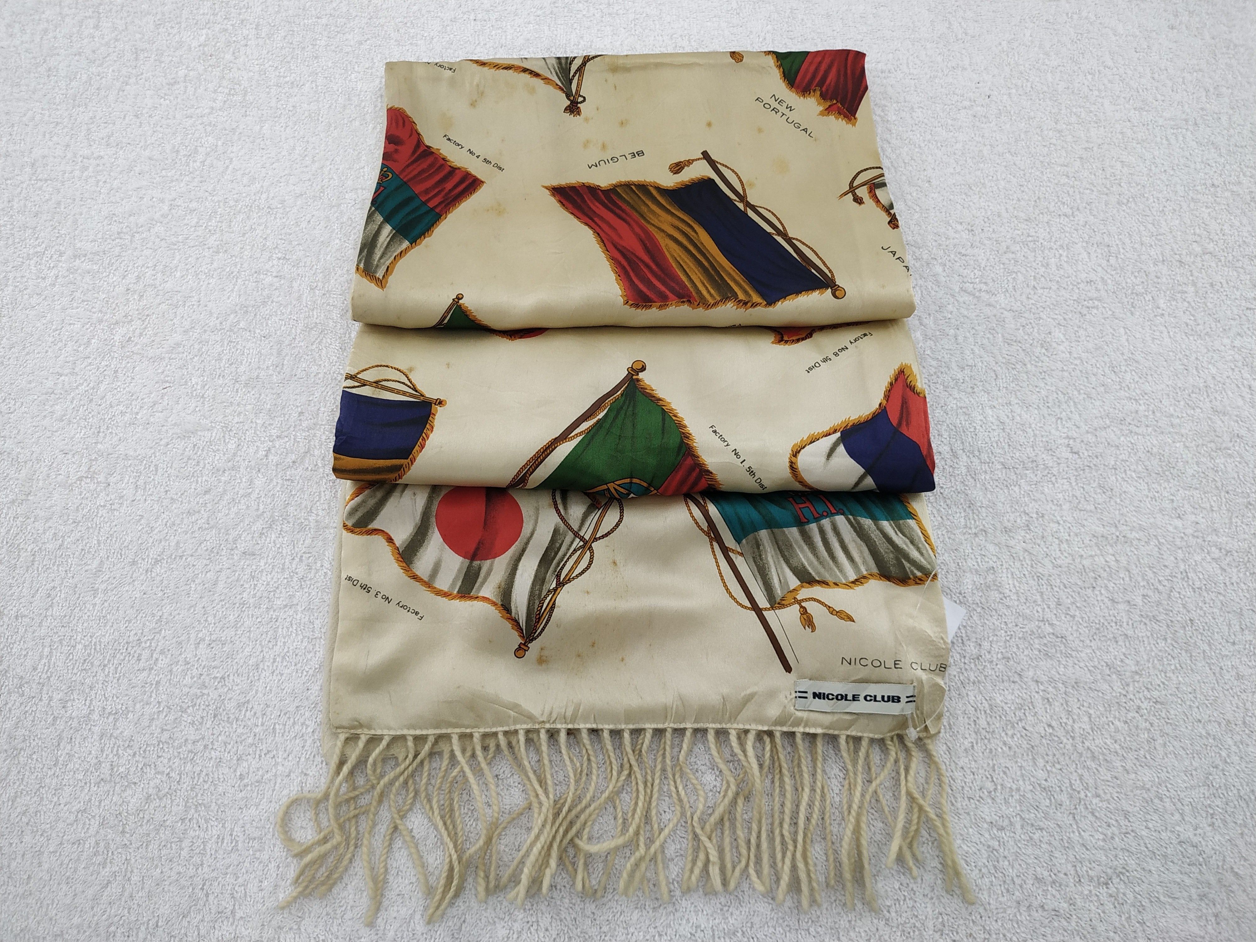Vintage Nicole Club Scarf/Muffler/Neckwear MF362