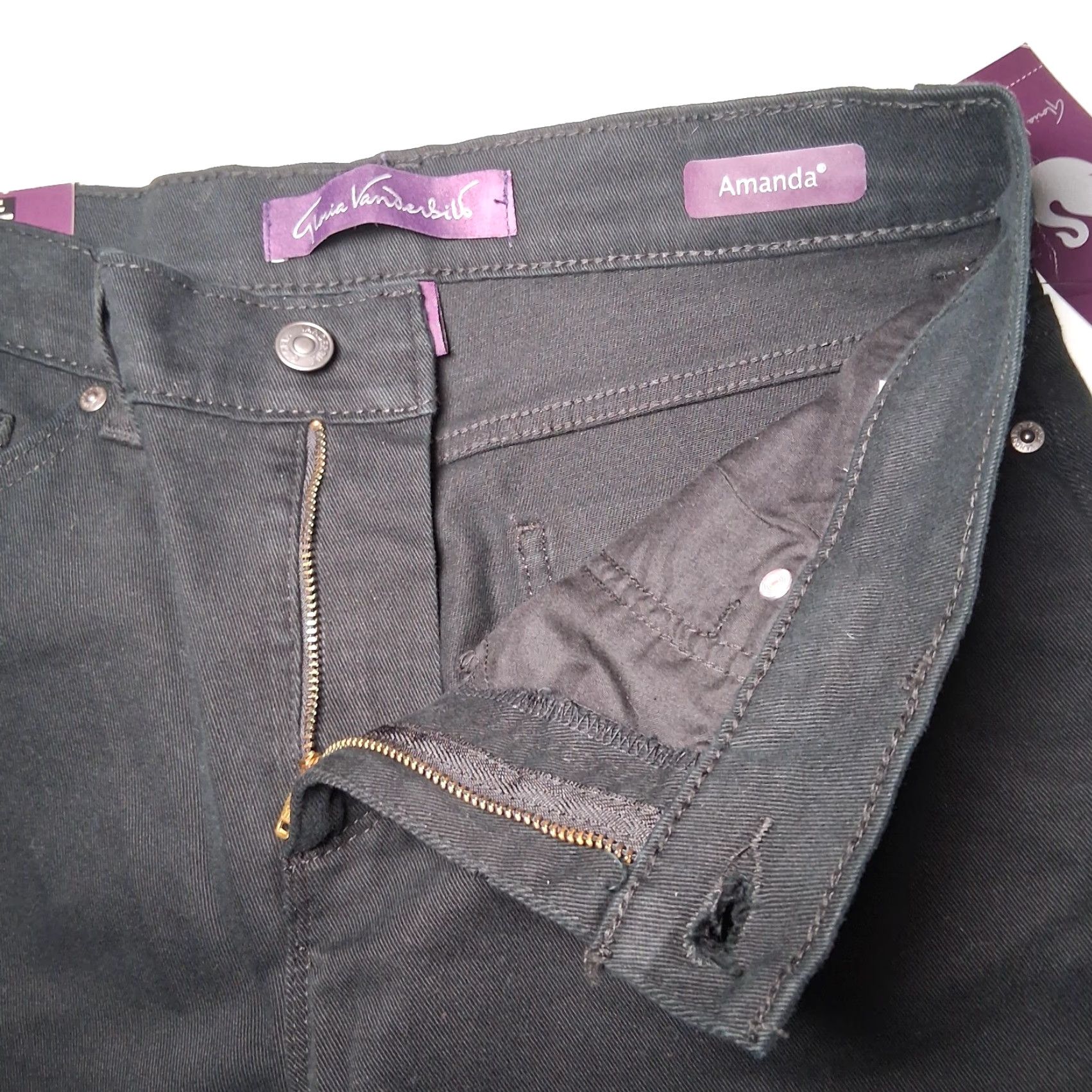 Gloria Vanderbilt VINTAGE Gloria Vanderbilt Amanda Jeans Short 8 Black Stretch Tapered Leg Womens Size 30" / US 8 / IT 44 - 6 Thumbnail