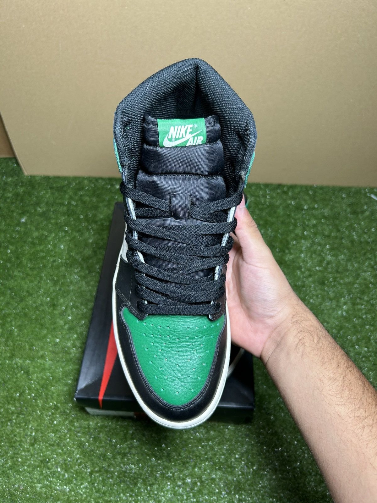 Jordan Brand Jordan 1 Pine Green 1.0 Size US 10.5 / EU 43-44 - 7 Thumbnail