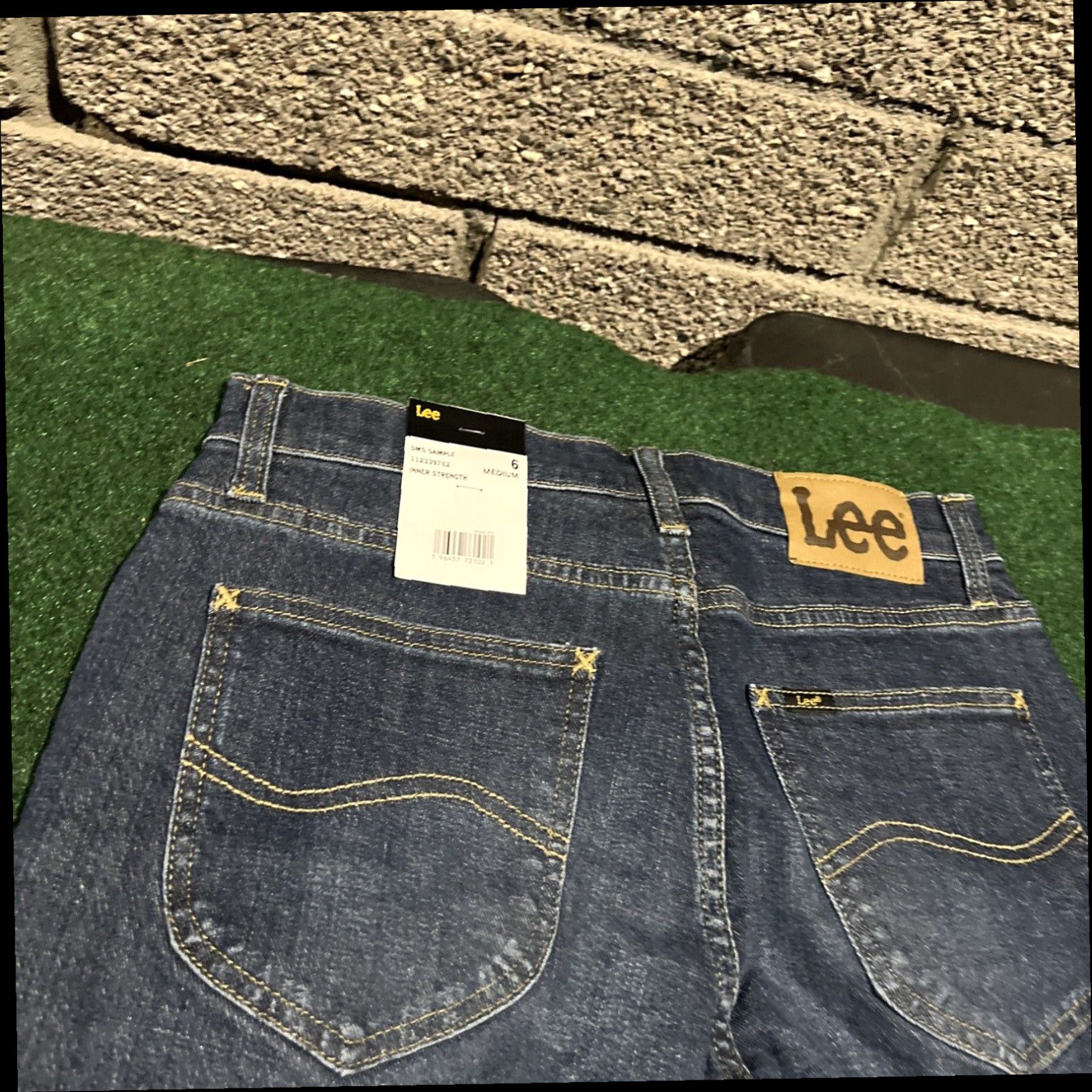 Lee New LEE Womens Flare Jeans Size 6 Medium Wash Cotton Spandex Blend Blue. 28x33 Size 28" / US 6 / IT 42 - 2 Thumbnail
