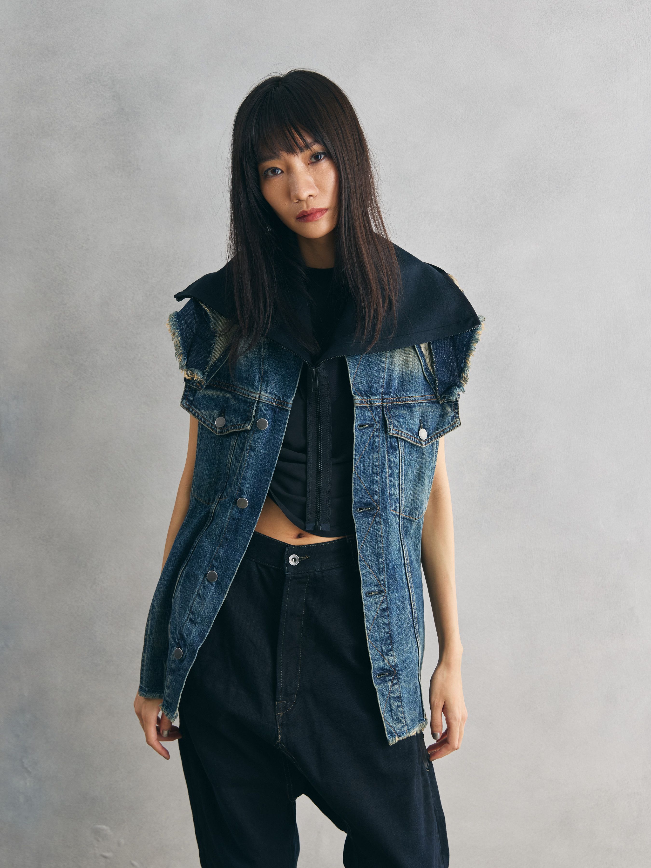 Maison Margiela Maison Martin Margiela 12SS Sleeveless Denim Vest Size XS / US 0-2 / IT 36-38 - 1 Thumbnail