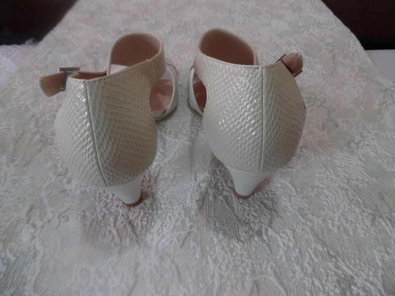 Designer Kaleidoscope women's cream shoes size 8 UK Size US 8.5 / IT 38.5 - 11 Thumbnail