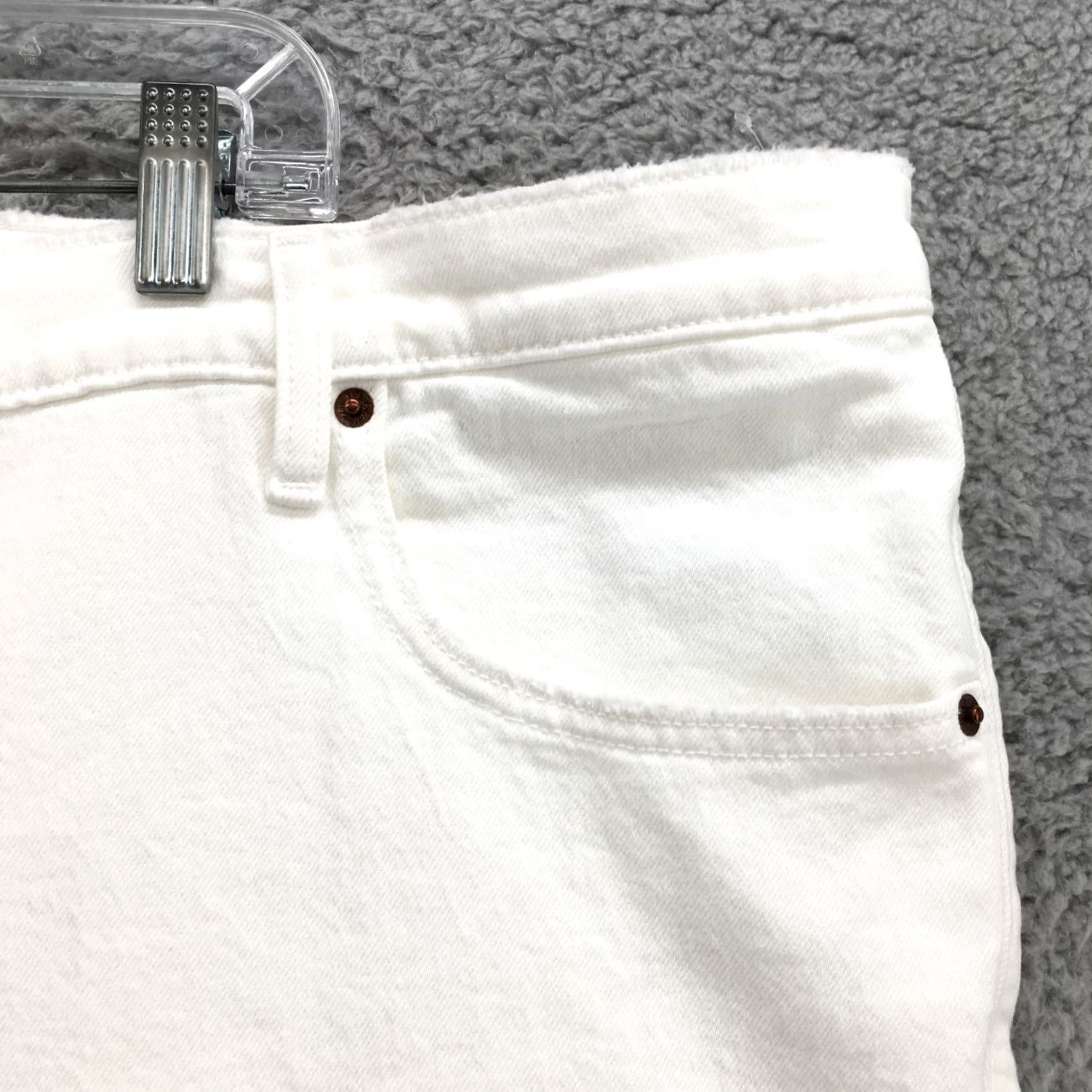 Abercrombie & Fitch Abercrombie & Fitch The Mom Jeans Womens 37/24s White Distressed Zip Fly Jeans Mens Womens? Size 25" / US 0 / IT 36 - 5 Thumbnail