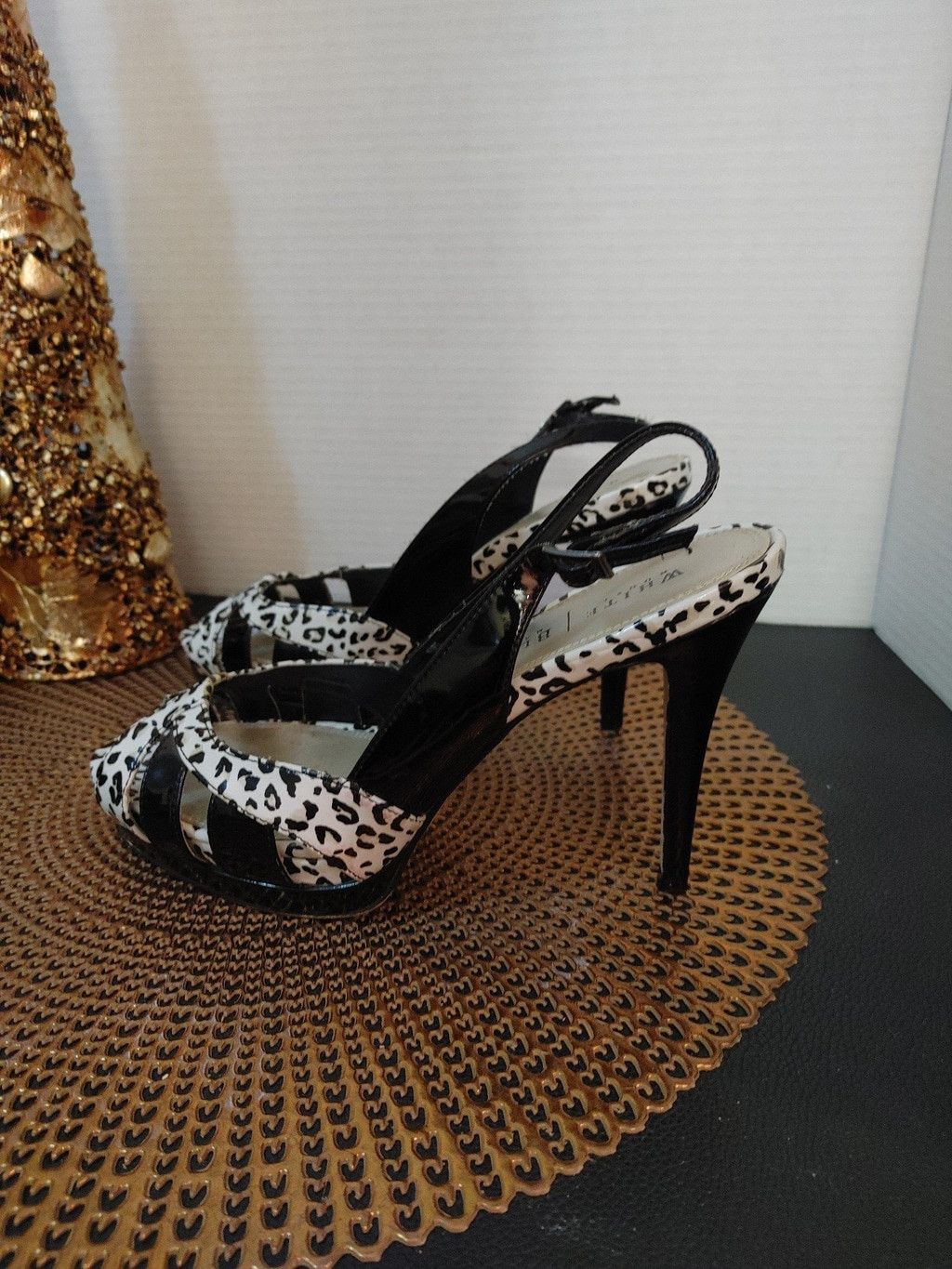 White House Black Market White House Black Market Kurt Heels Size 9M Size US 9 / IT 39 - 3 Thumbnail