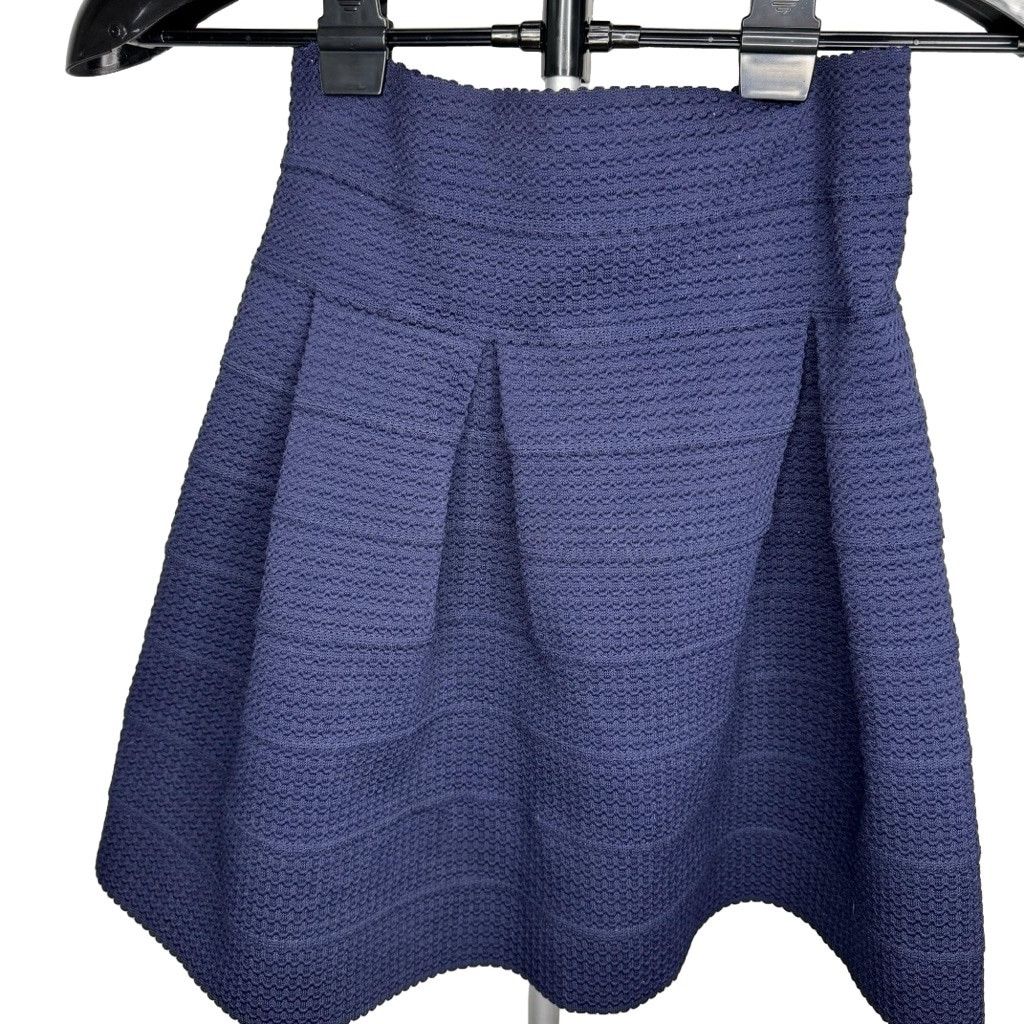H&M H&M Women's Skirt, Size S, Navy Size 27" / US 4 / IT 40 - 1 Thumbnail