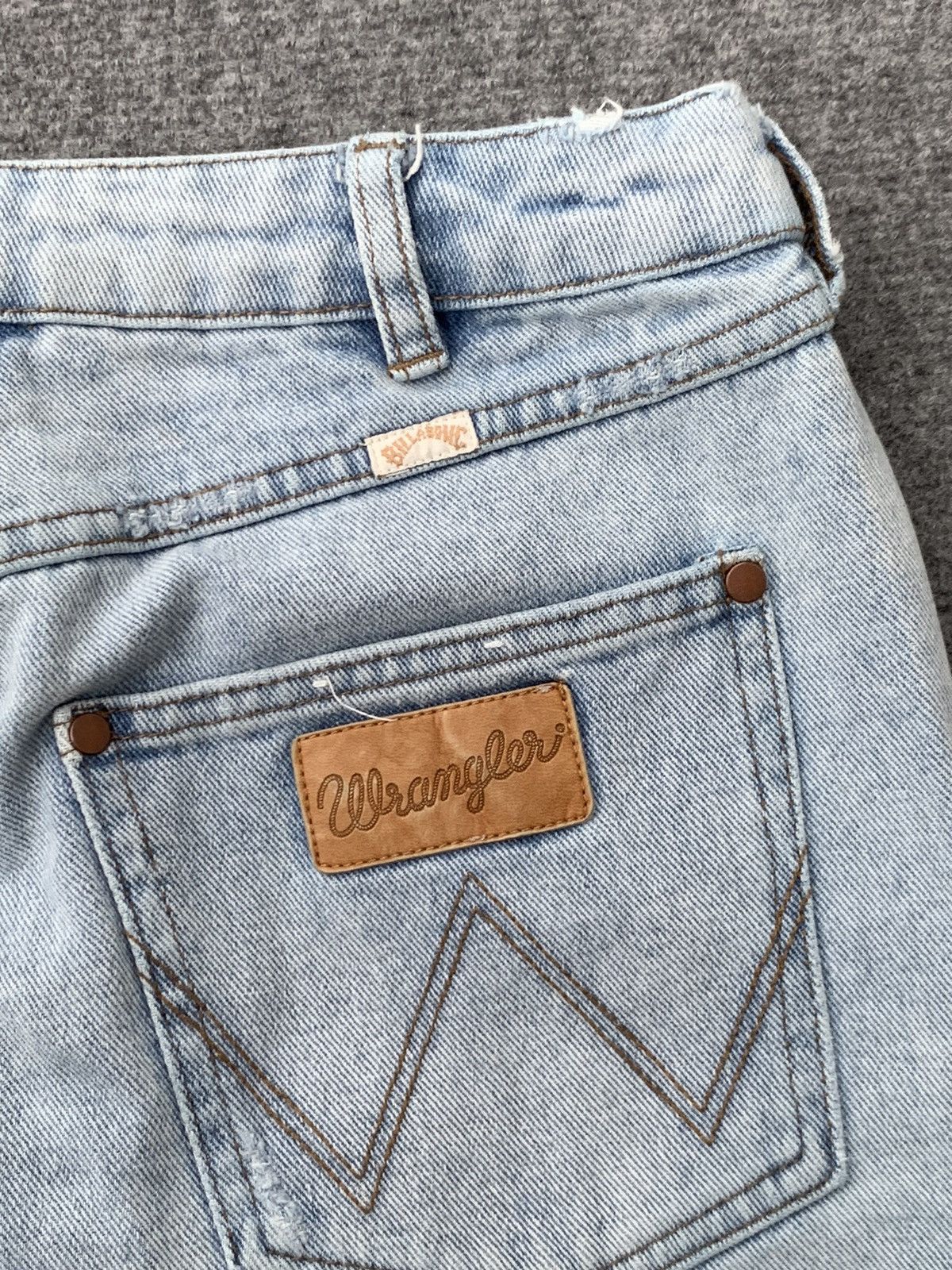 Wrangler RARE 💥 Wrangler X Billabong jeans. Size US 28 / EU 44 - 3 Thumbnail