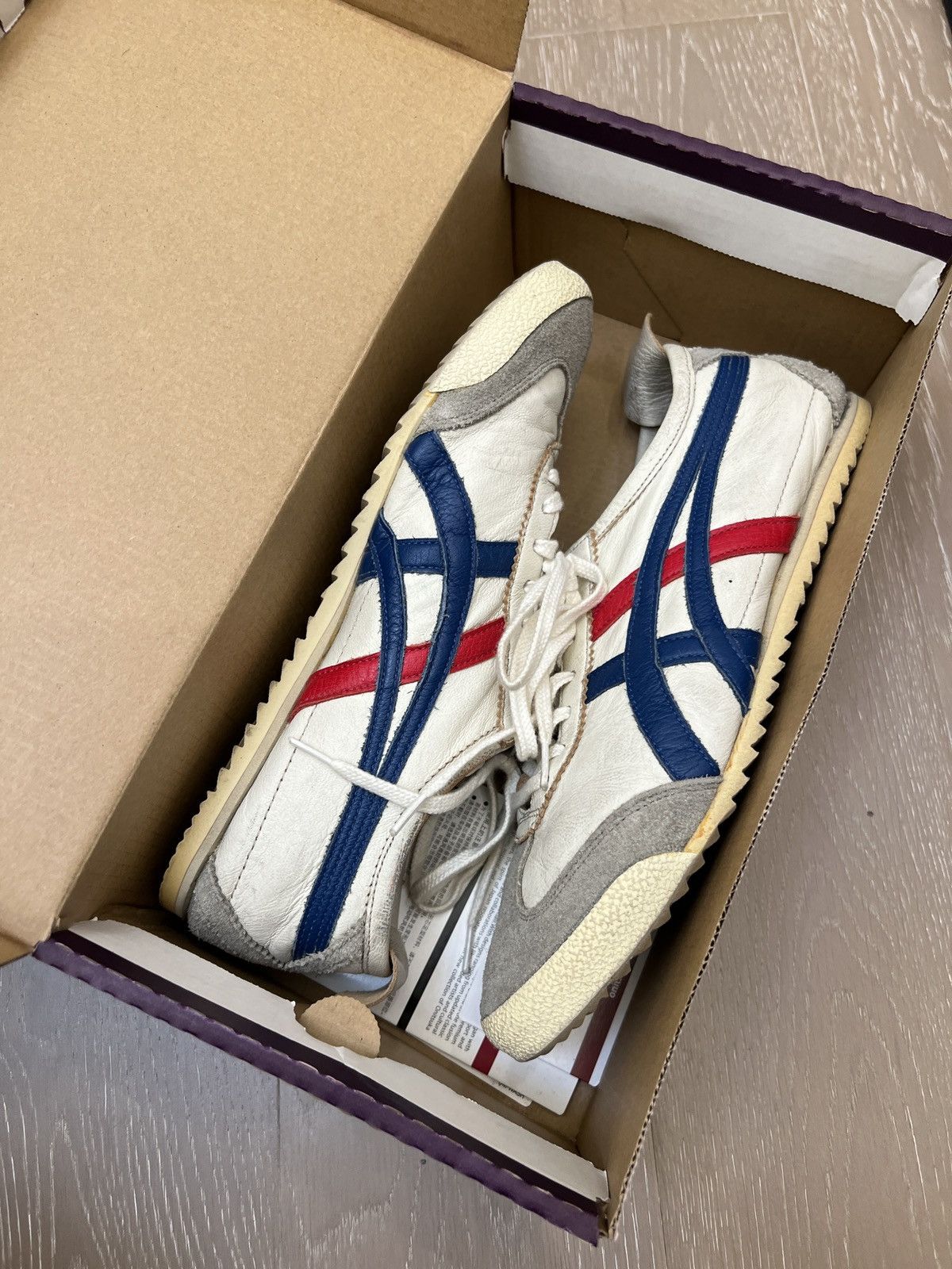 Onitsuka Tiger Onituska Tiger Mexico 66 Deluxe Size US 6 / EU 39 - 1 Thumbnail
