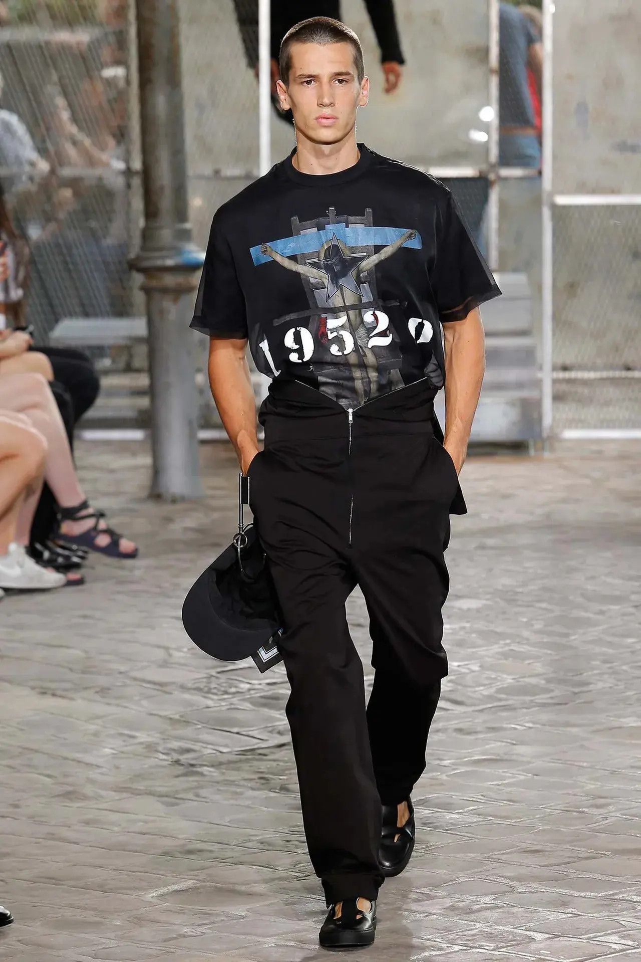 Givenchy Black Runway Organza Silk 19520 Oversized T-Shirt Size US XS / EU 42 / 0 - 6 Thumbnail