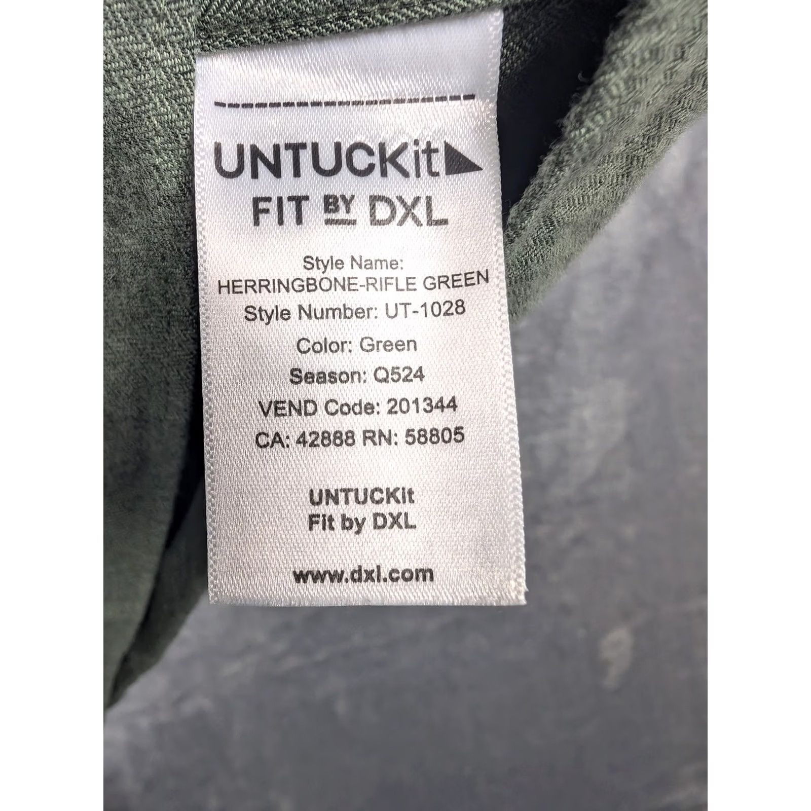 UNTUCKit UNTUCKit Mens 2XLT Green Herringbone Twill Long Sleeve Button Up Casual Shirt Size US XXL / EU 58 / 5 - 6 Thumbnail
