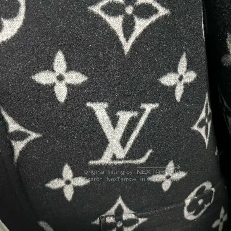 Louis Vuitton Louis Vuitton Black Solid Crew Neck Button Jacket Size XS / US 0-2 / IT 36-38 - 5 Thumbnail
