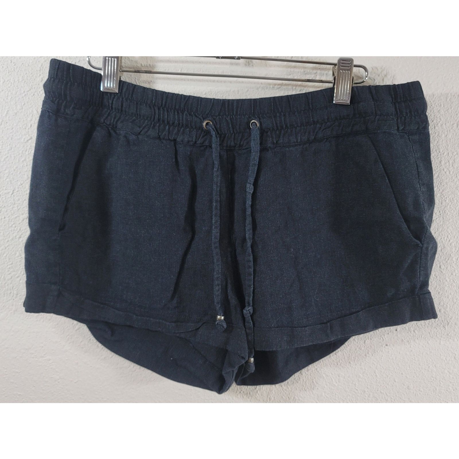 Other Love Tree Black Flat Front Drawstring Shorts Medium Soft Size 32" / US 10 / IT 46 - 1 Thumbnail