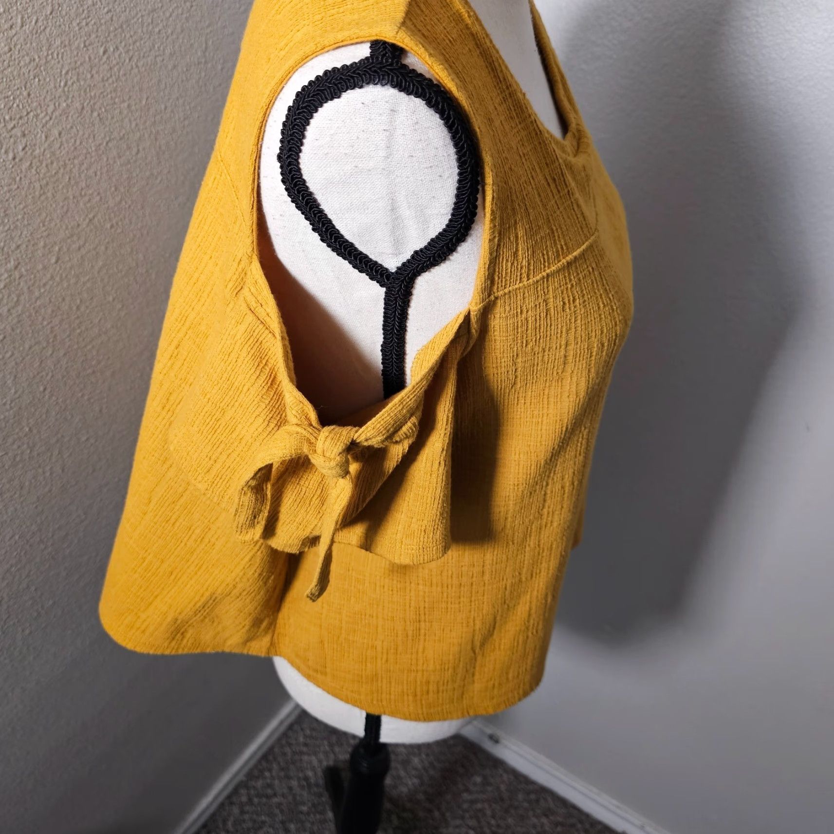 Madewell Madewell Cropped Blouse Women's L Off Shoulder Round Neck Yellow Mustard Textured Blouse Cropped Size L / US 10 / IT 46 - 4 Thumbnail