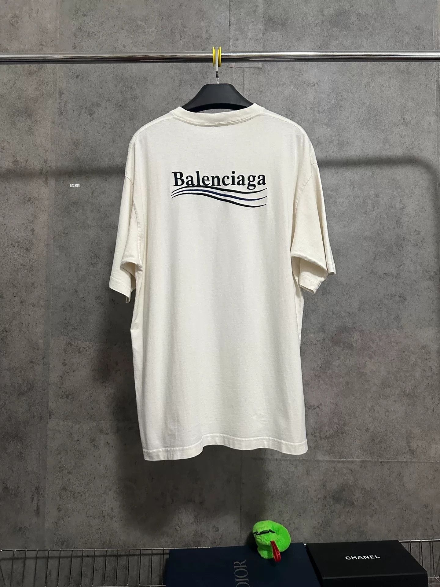 Balenciaga Balenciaga Coca-Cola Wave Embroidered T-shirt Size US S / EU 44-46 / 1 - 4 Thumbnail