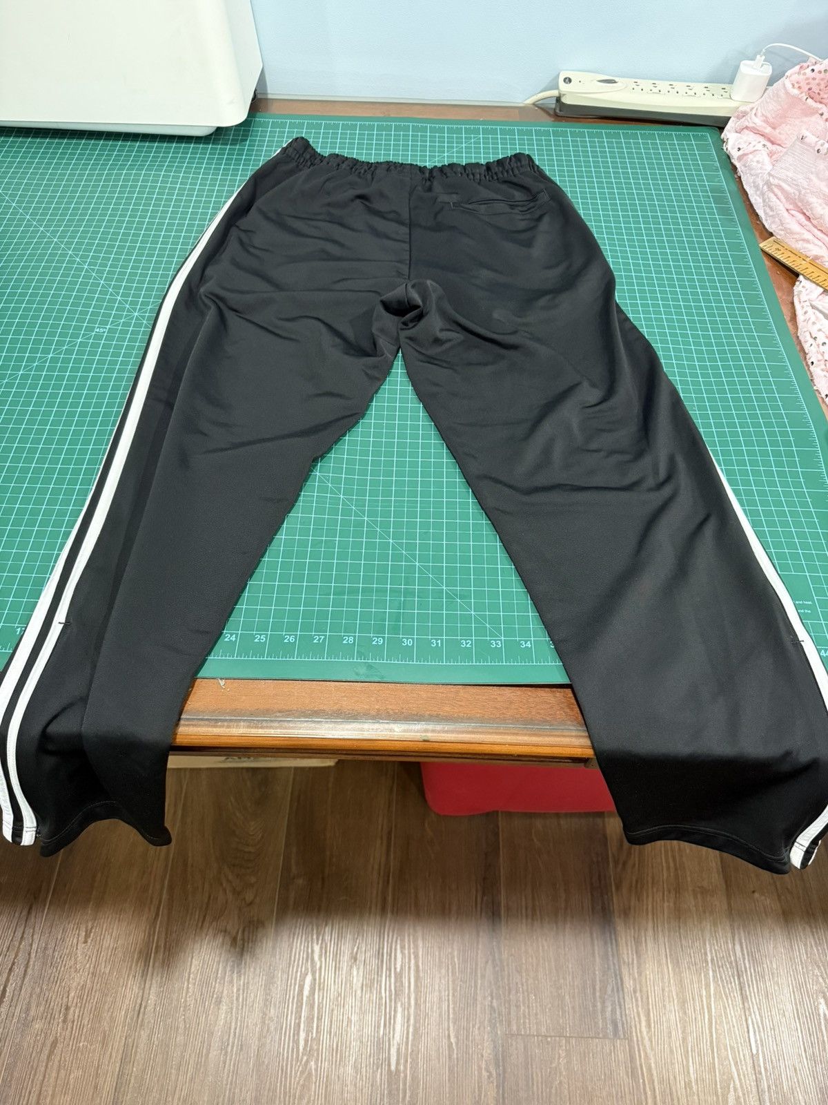 Adidas Adidas Jogger in Black with white stripes Size US 32 / EU 48 - 2 Thumbnail