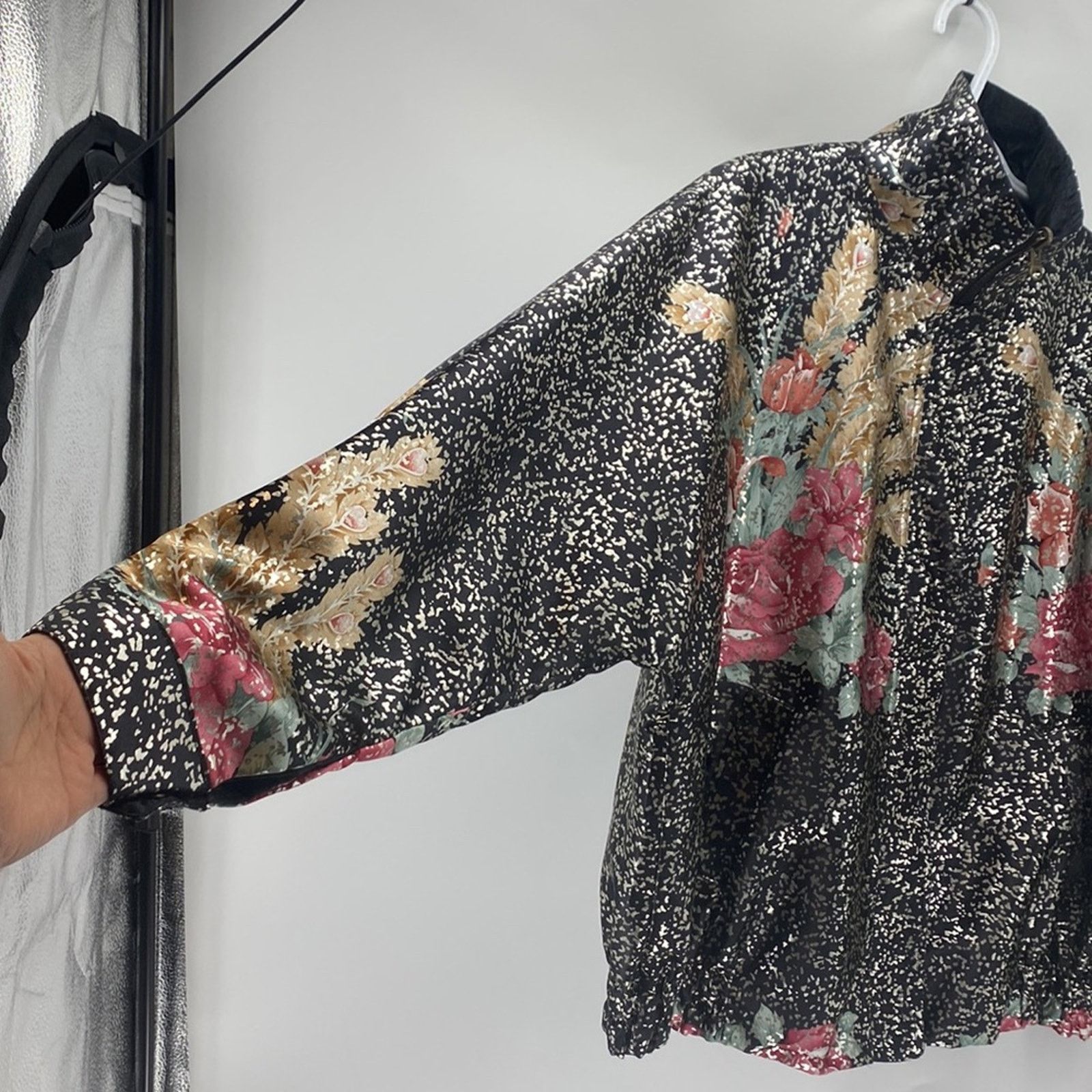 Vintage Vintage 80s 90s Silver metallic Reversible Windbreaker sz L Size L / US 10 / IT 46 - 3 Thumbnail