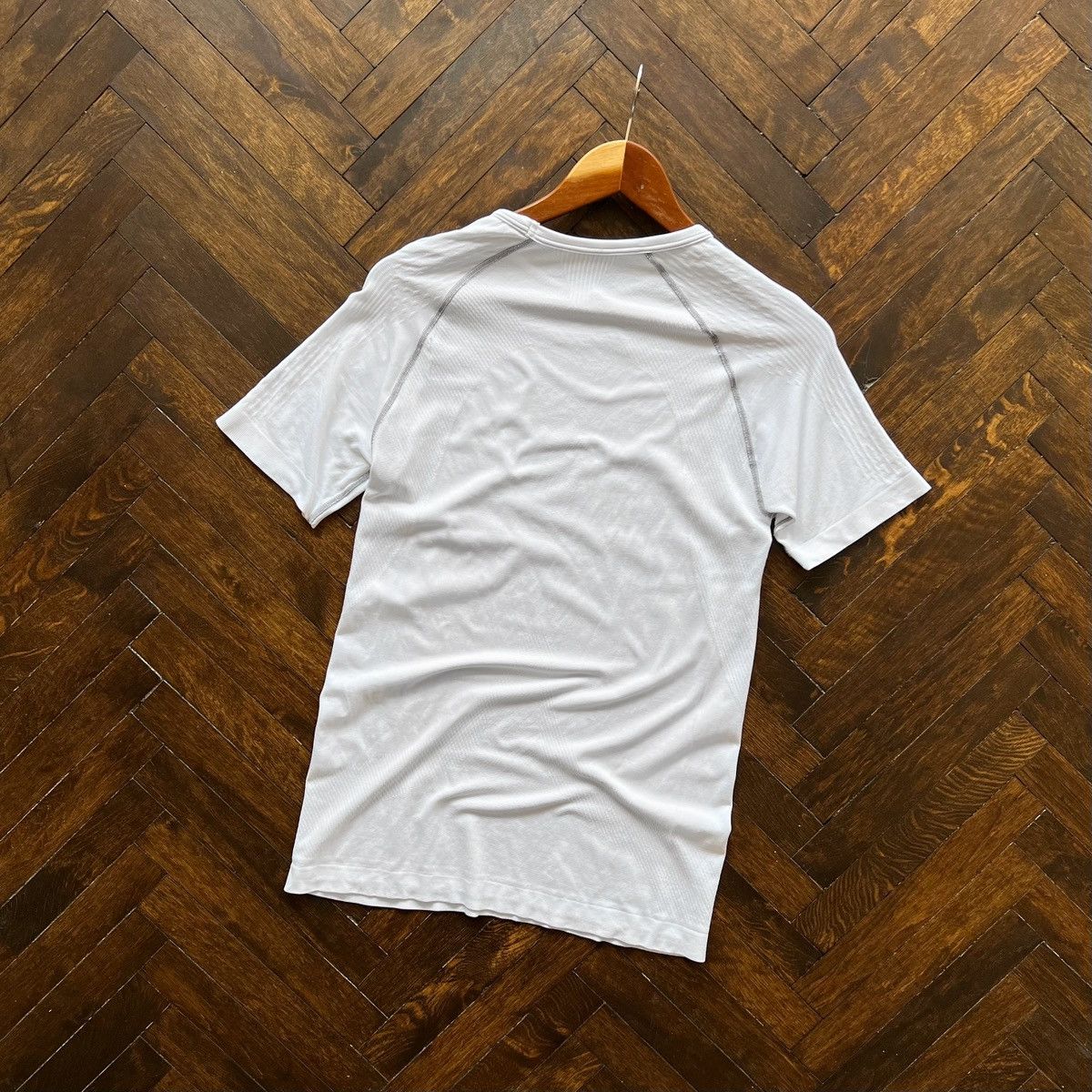 Asics Asics Womens White Short Sleeve Active T-Shirt Center Logo Size XL / US 12-14 / IT 48-50 - 5 Thumbnail