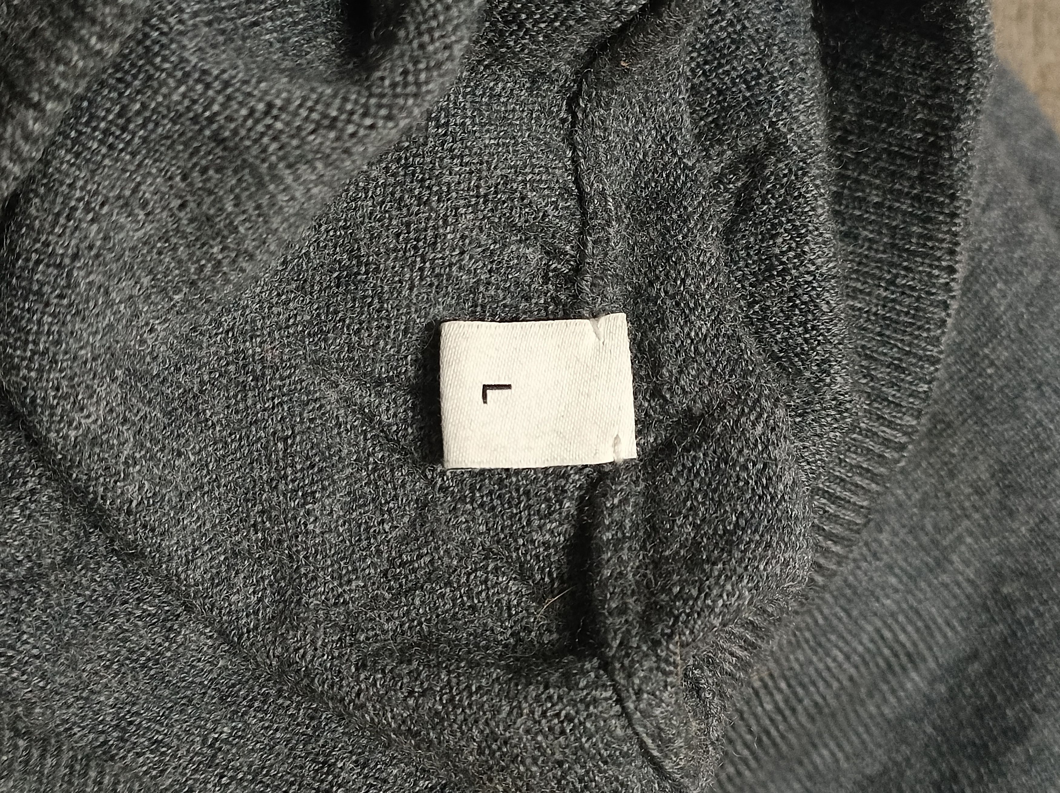 Givenchy Givenchy Grey Wool Star Embroidered Long Sleeve Sweater L Size US L / EU 52-54 / 3 - 10 Thumbnail