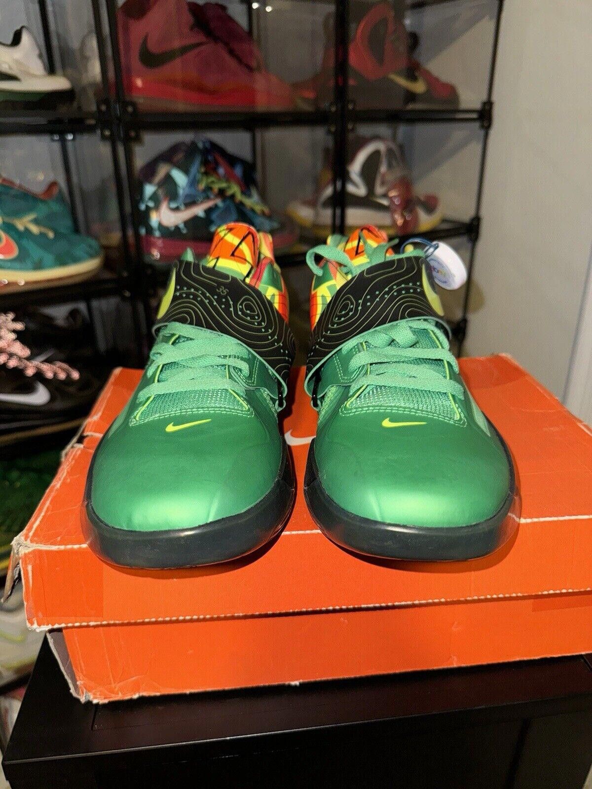 Nike Nike Zoom KD 4 Weatherman 2011 Size 10.5 RARE DS Size US 10.5 / EU 43-44 - 2 Thumbnail