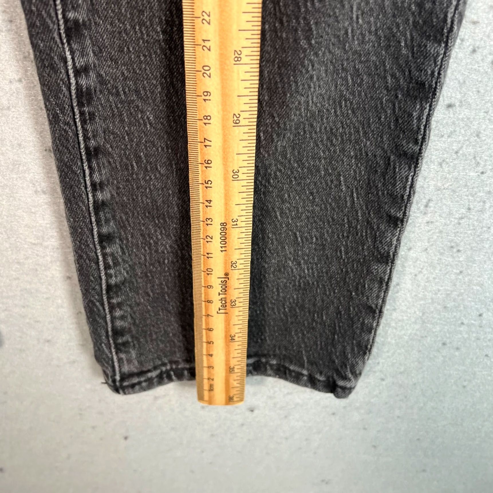 Madewell Madewell Womens Jeans Mid-Rise Straight Vintage Black Denim 23 Adults 5-Pocket Distressed 90s Theme Womens Size 40" / US 18 - 7 Thumbnail