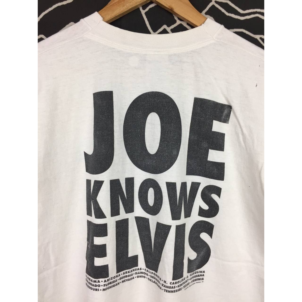 Fruit Of The Loom × Vintage Vtg 90s Distressed Joe’s Crab Shack Joe Know Elvis Promo Tee Size US L / EU 52-54 / 3 - 11 Thumbnail