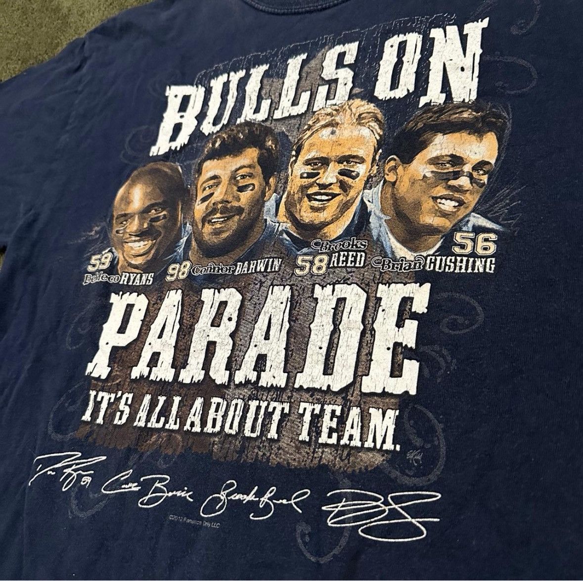 Gildan Vintage 2012 " Bulls On Parade" Gildan Tshirt Size US M / EU 48-50 / 2 - 2 Thumbnail