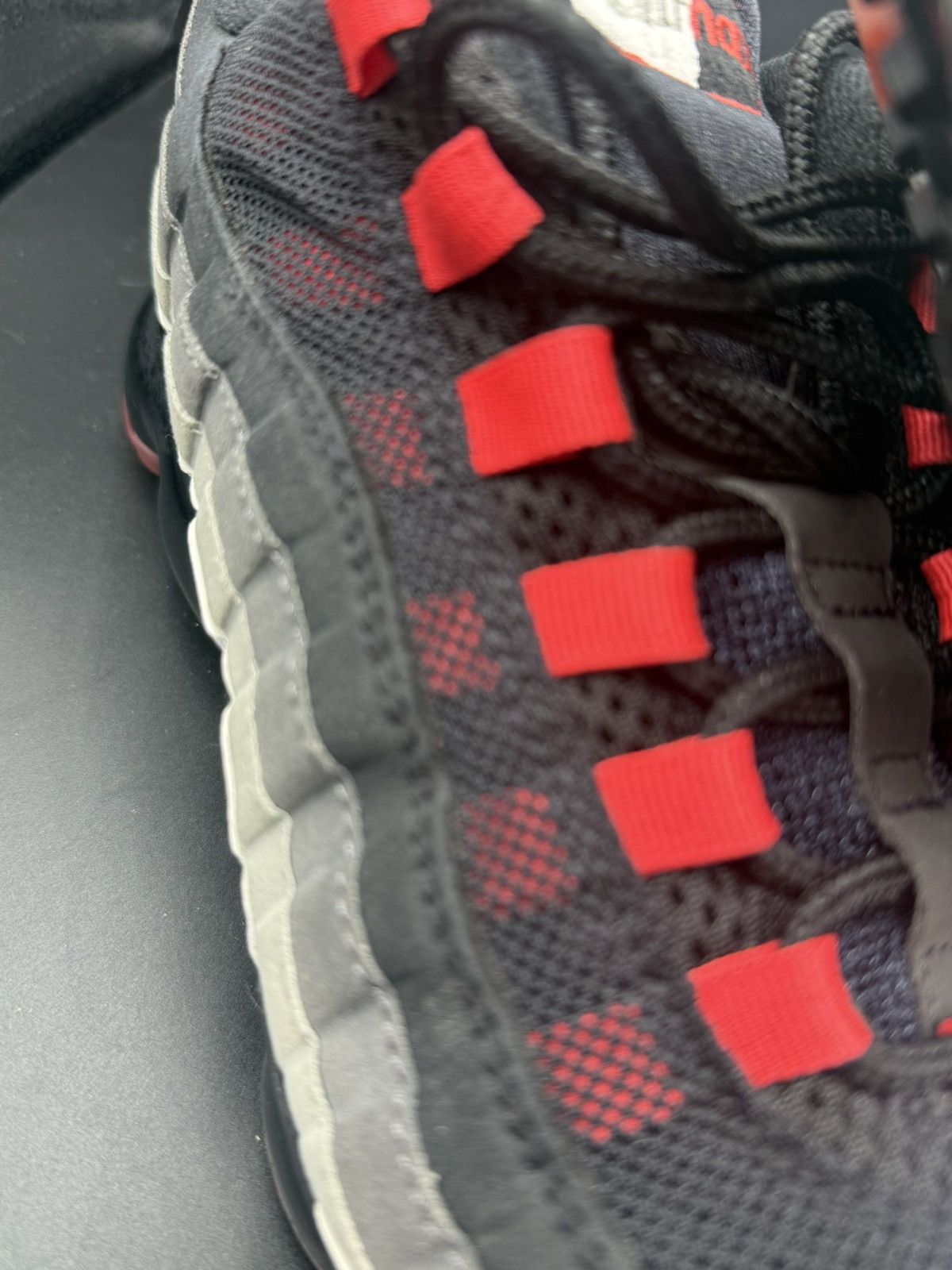 Nike NIKE AIR VAPORMAX 95 HOT RED Size US 10 / EU 43 - 10 Thumbnail