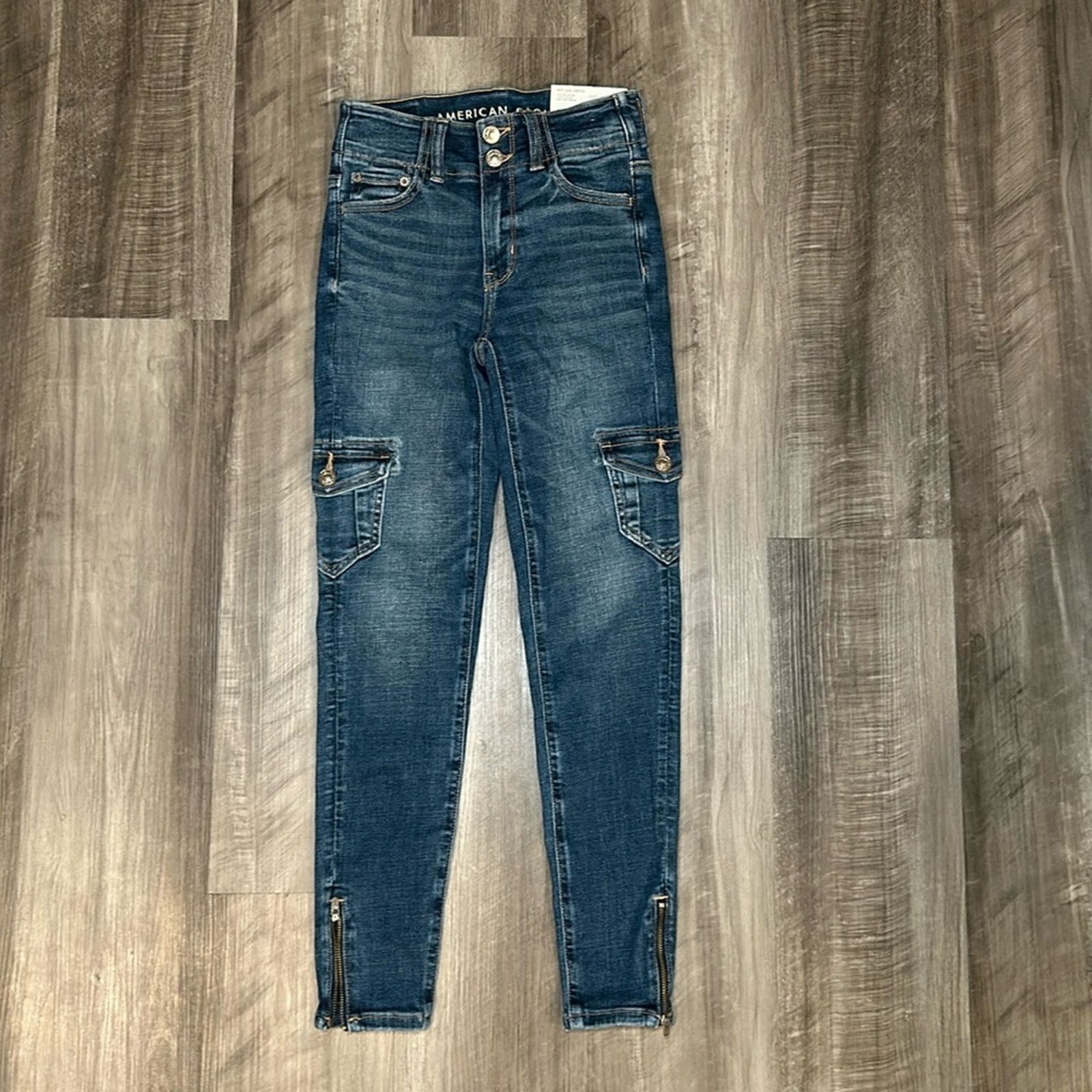American Eagle Outfitters American Eagle Next Level Cargo Hi-Rise Jegging - 000S Size 24" / US 00 / IT 34 - 1 Thumbnail