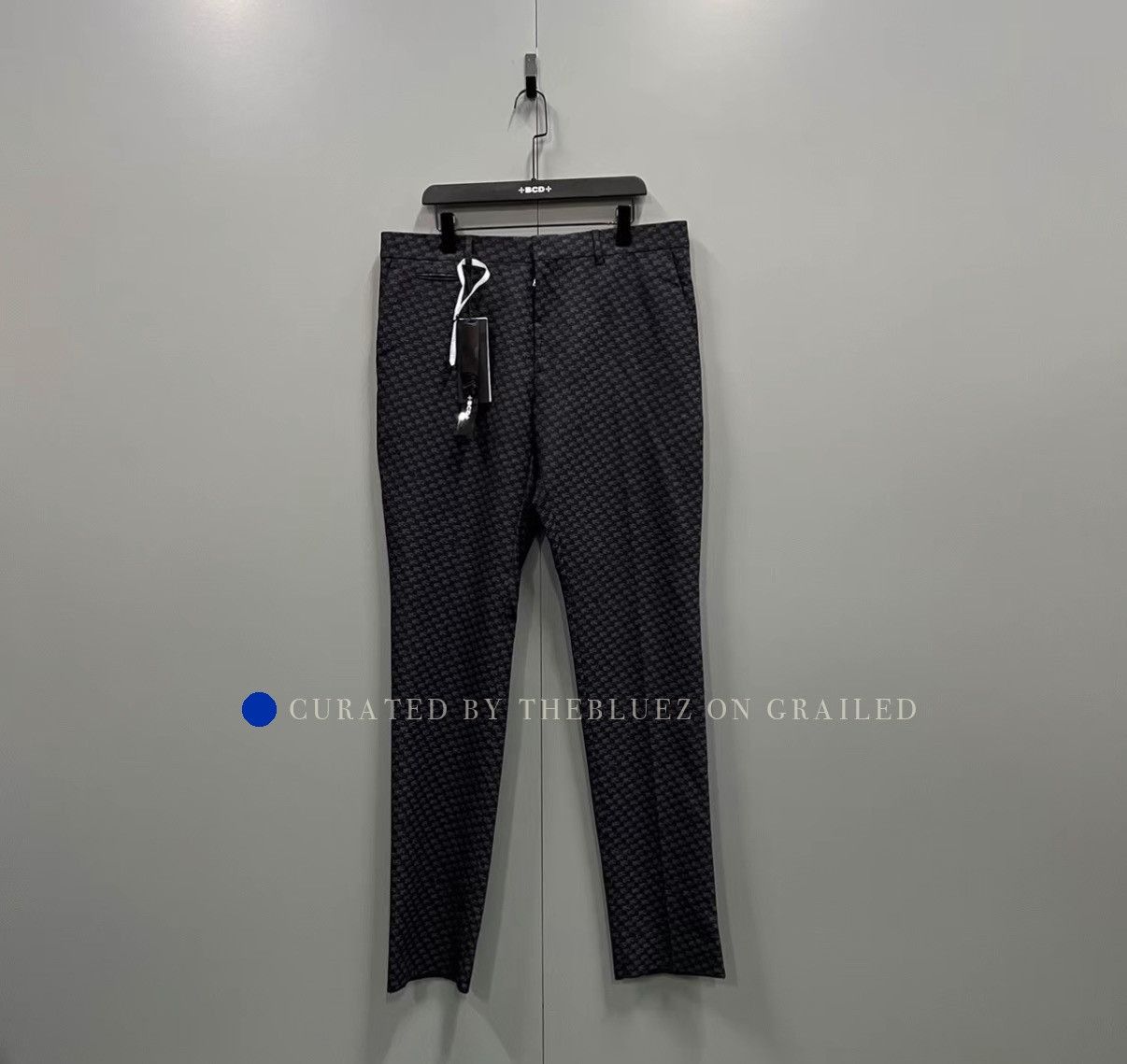 Louis Vuitton Straight-Leg Casual Pants in Black Size US 28 / EU 44 - 1 Thumbnail