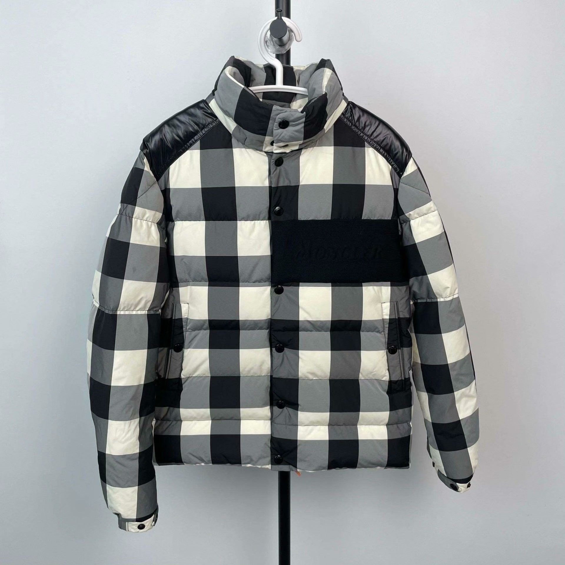 Moncler Moncler Down Plaid Heavy Coat 26 Men Size US XS / EU 42 / 0 - 1 Thumbnail
