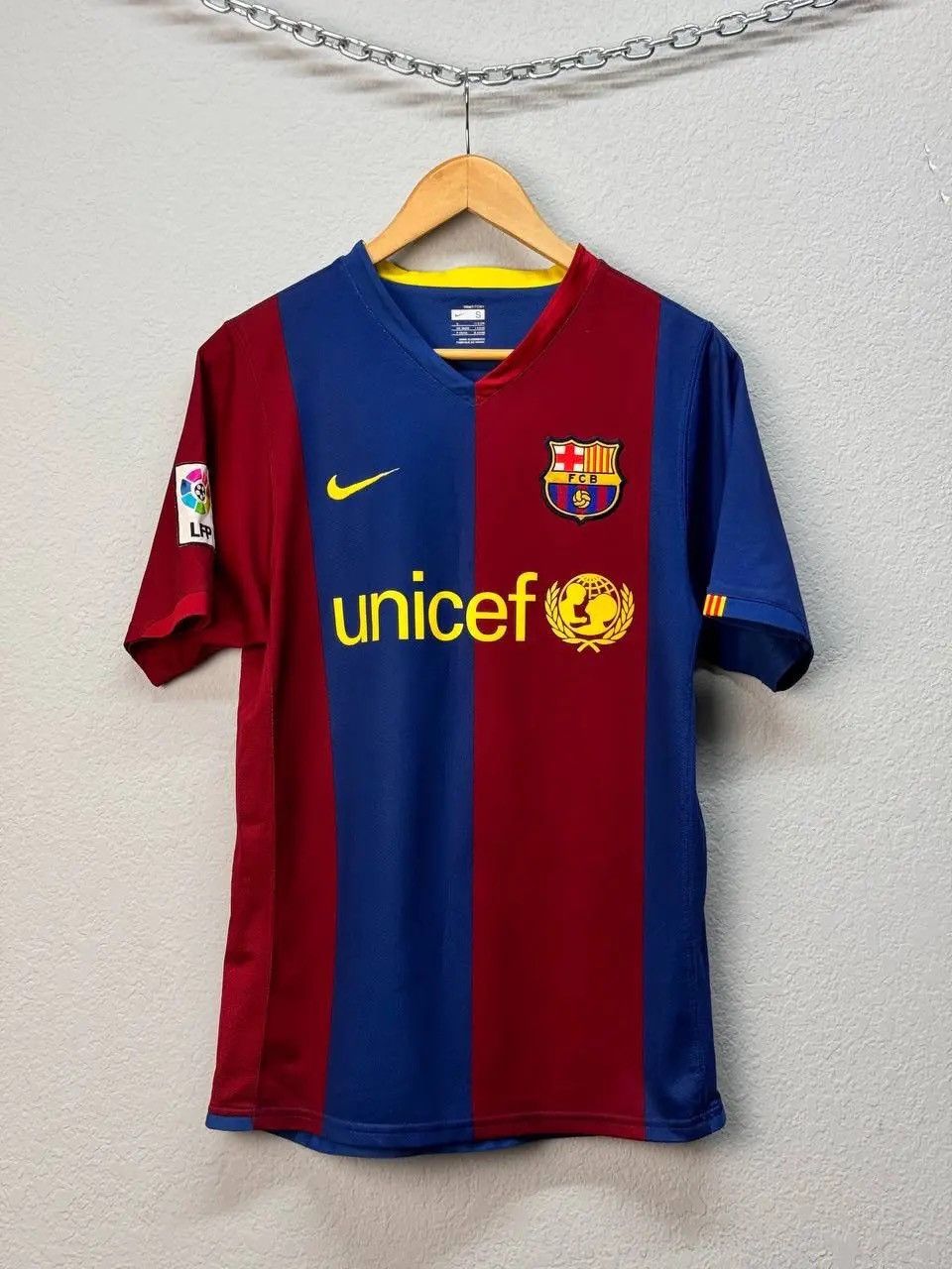 Other Vintage FC BARCELONA 2006 2007 jersey home football T-shirt Size US S / EU 44-46 / 1 - 1 Thumbnail